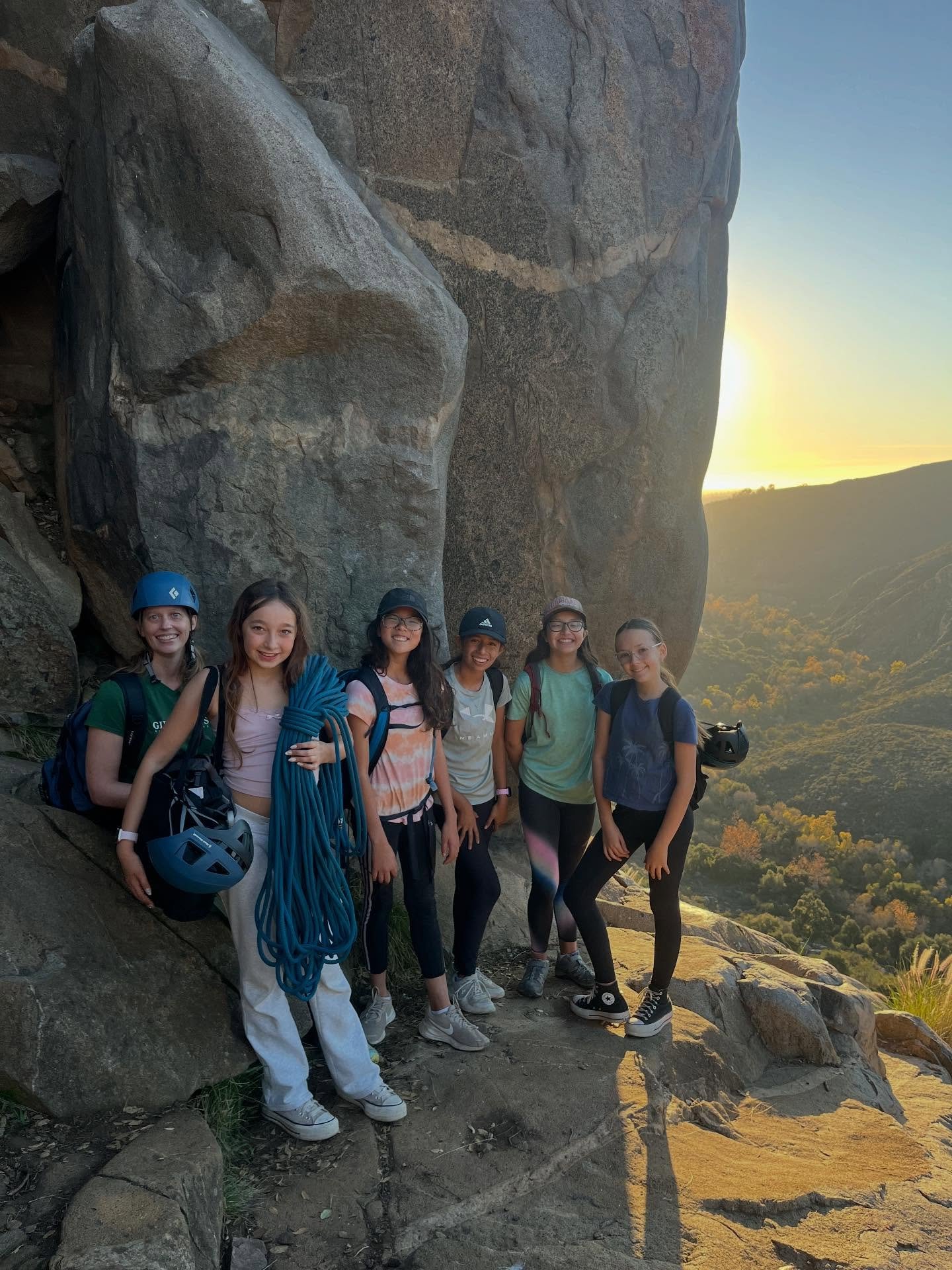 ✨ Cadette Climbing Adventure Badge ✨

1. Choose your outdoor adventure&nbsp;
2. Plan and prepare&nbsp;
3. Gather your gear&nbsp;
4. Set a goal and train for your adventure&nbsp;
5. Go on your outdoor adventure&nbsp;🧗&zwj;♀️💫