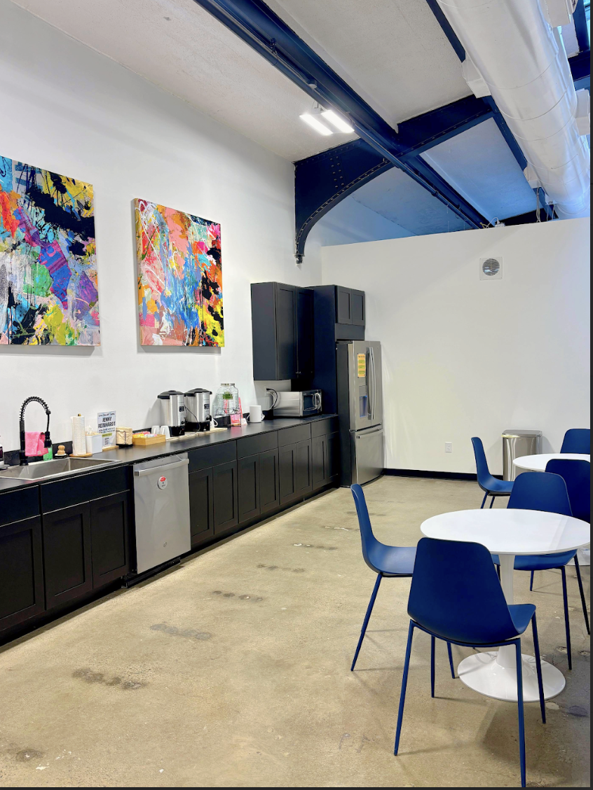 kitchen w:tables.png