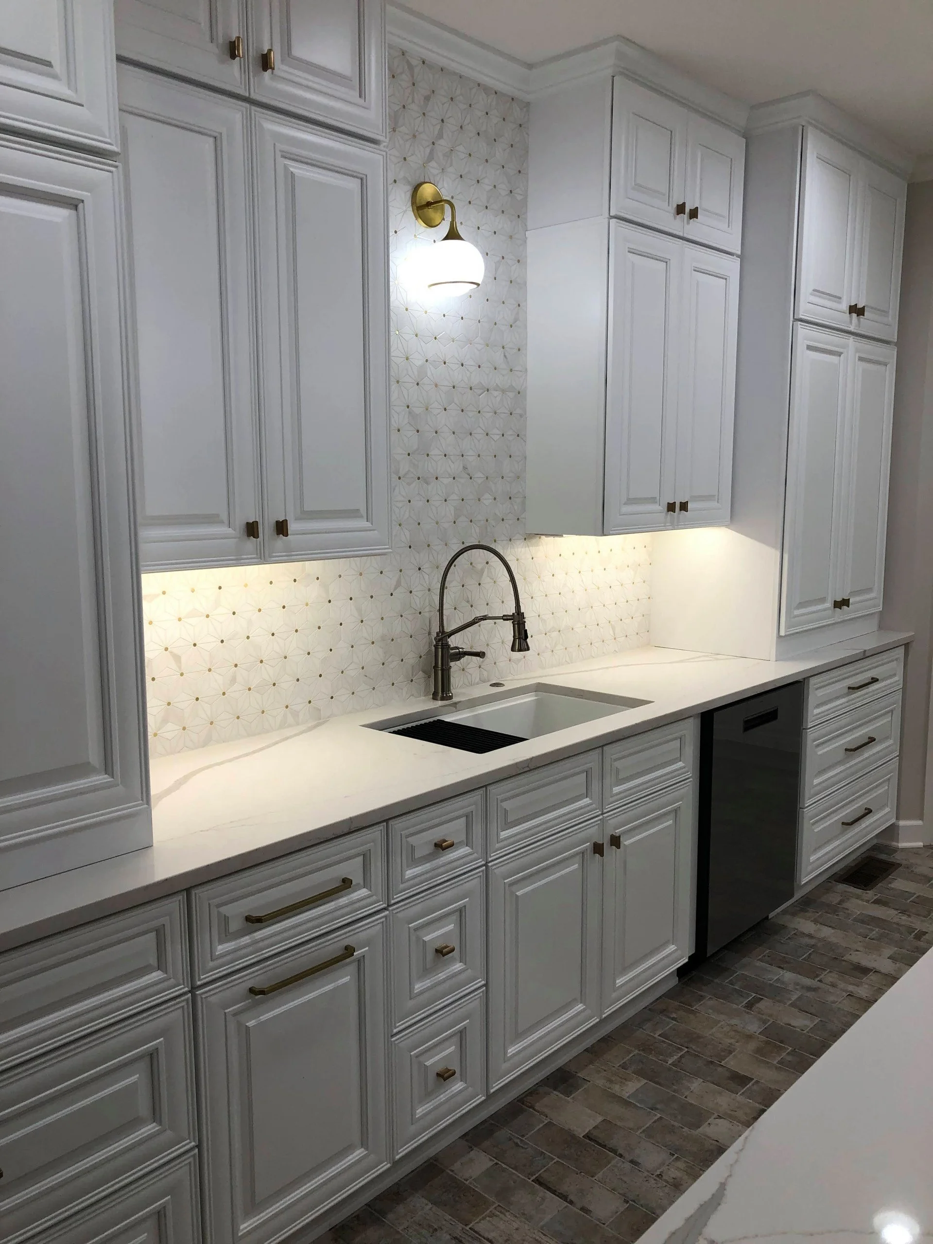 MODERN TULSA KITCHEN — Kimber Homes