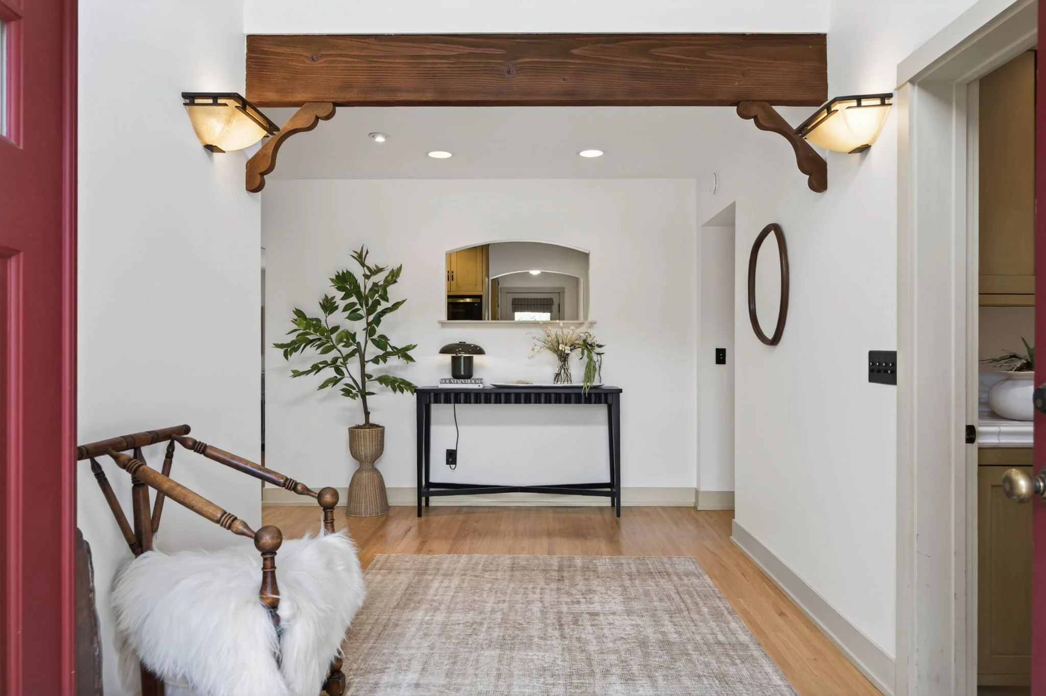6-web-or-mls-Upmarket Media-909Daly057.jpg