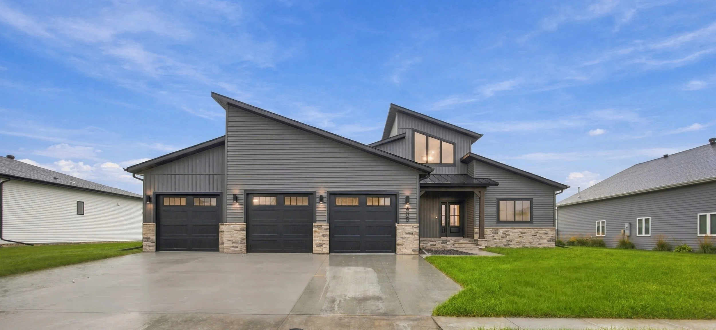 405Rambler_SkylineHomes_002-Hero.jpg