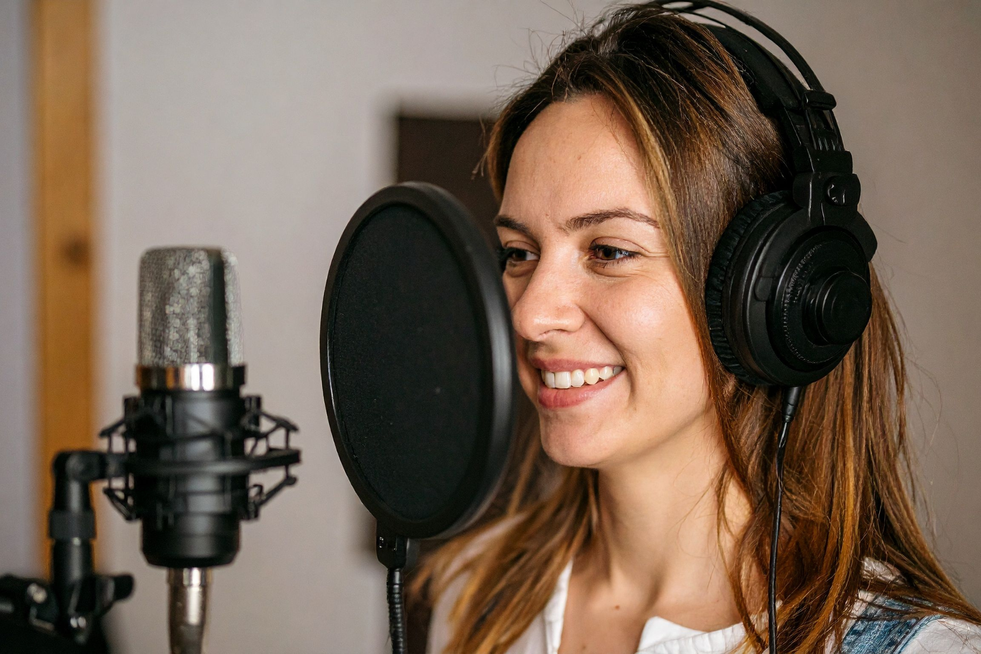 Professional Voiceover: A Comprehensive Guide (2026)