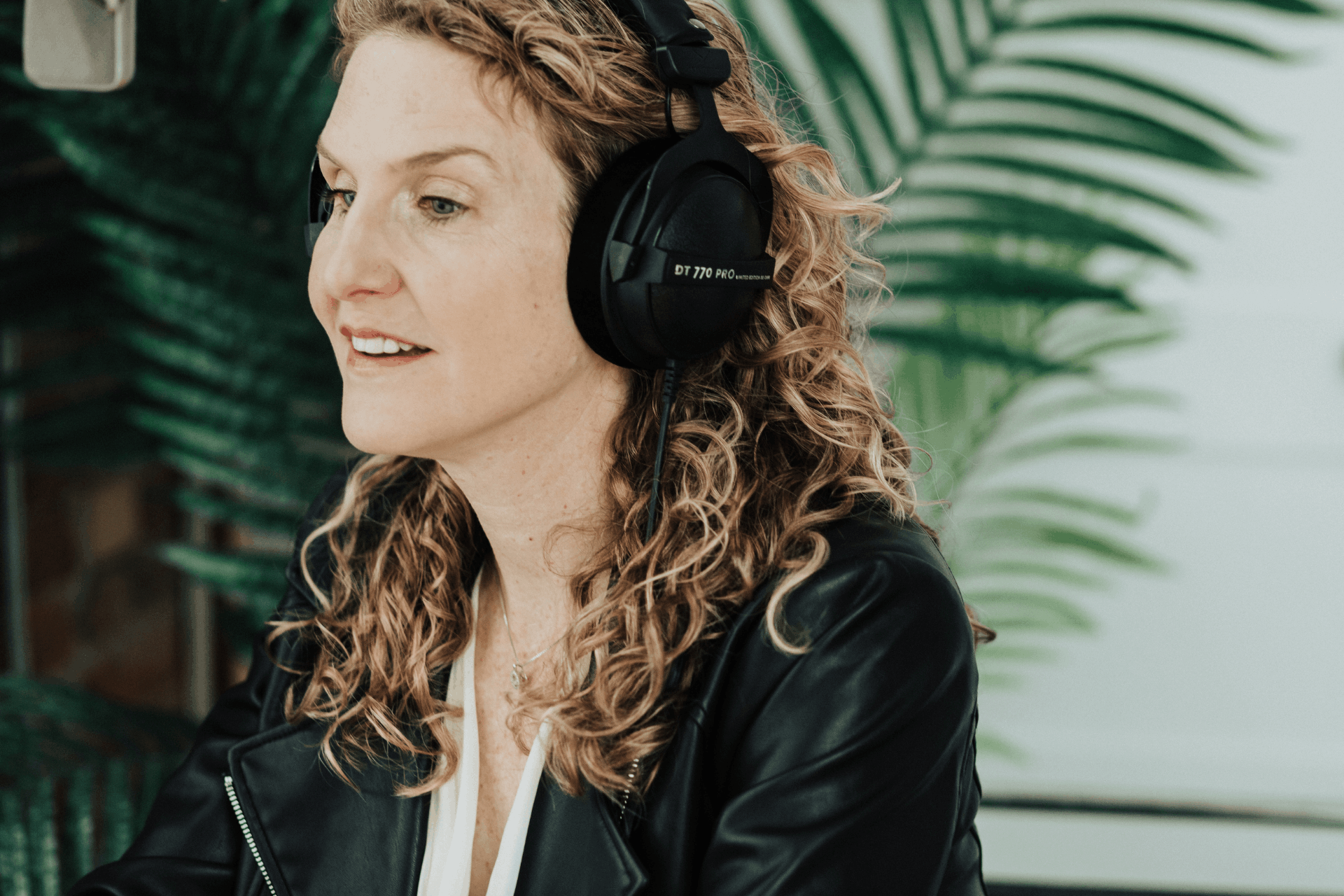 lauren bandman pharmaceutical voiceover expert