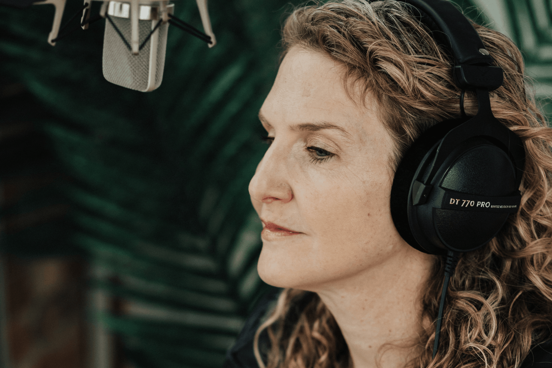 voiceover for radio commercials