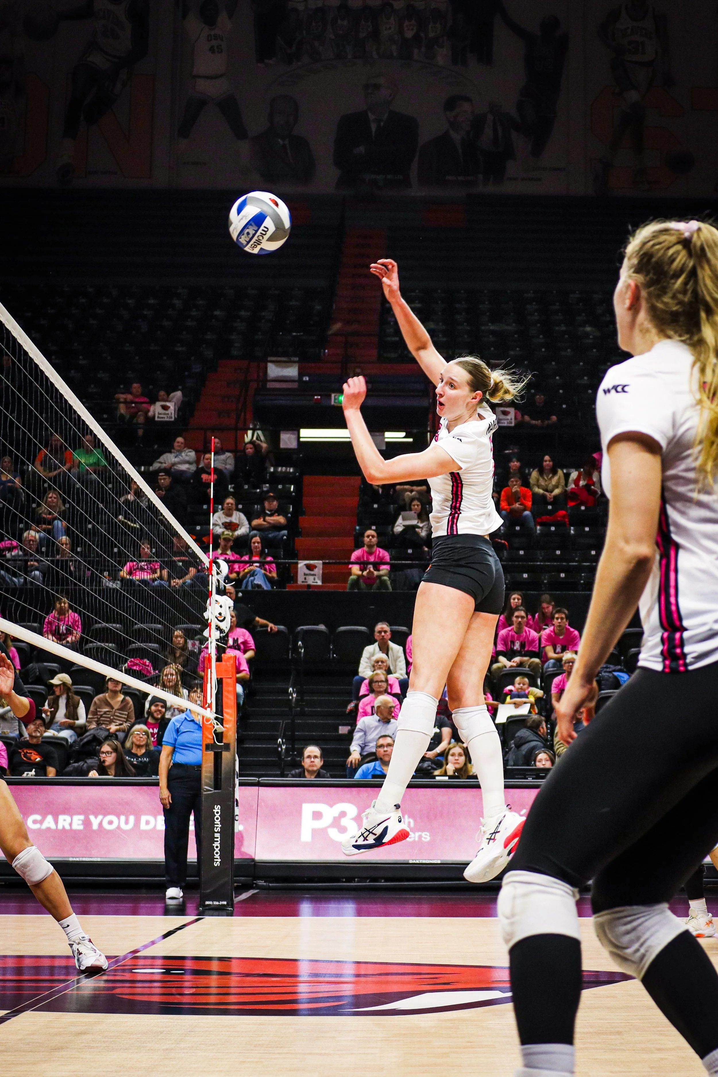 collegiate women's volleyball photography