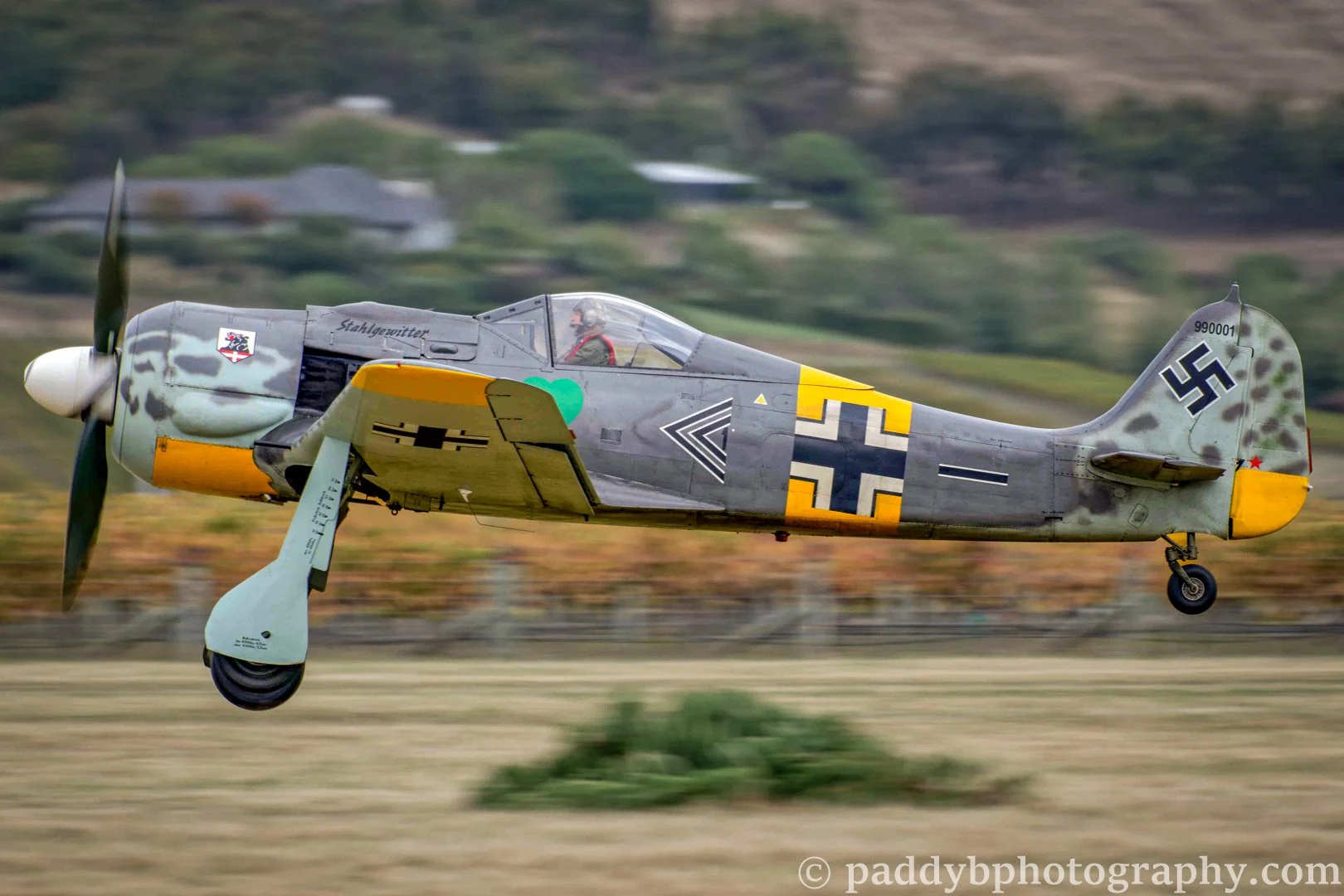 Frank Parker launching the FlugWerk FW-190A-8/N at Classic Fighters 2023, Omaka NZ