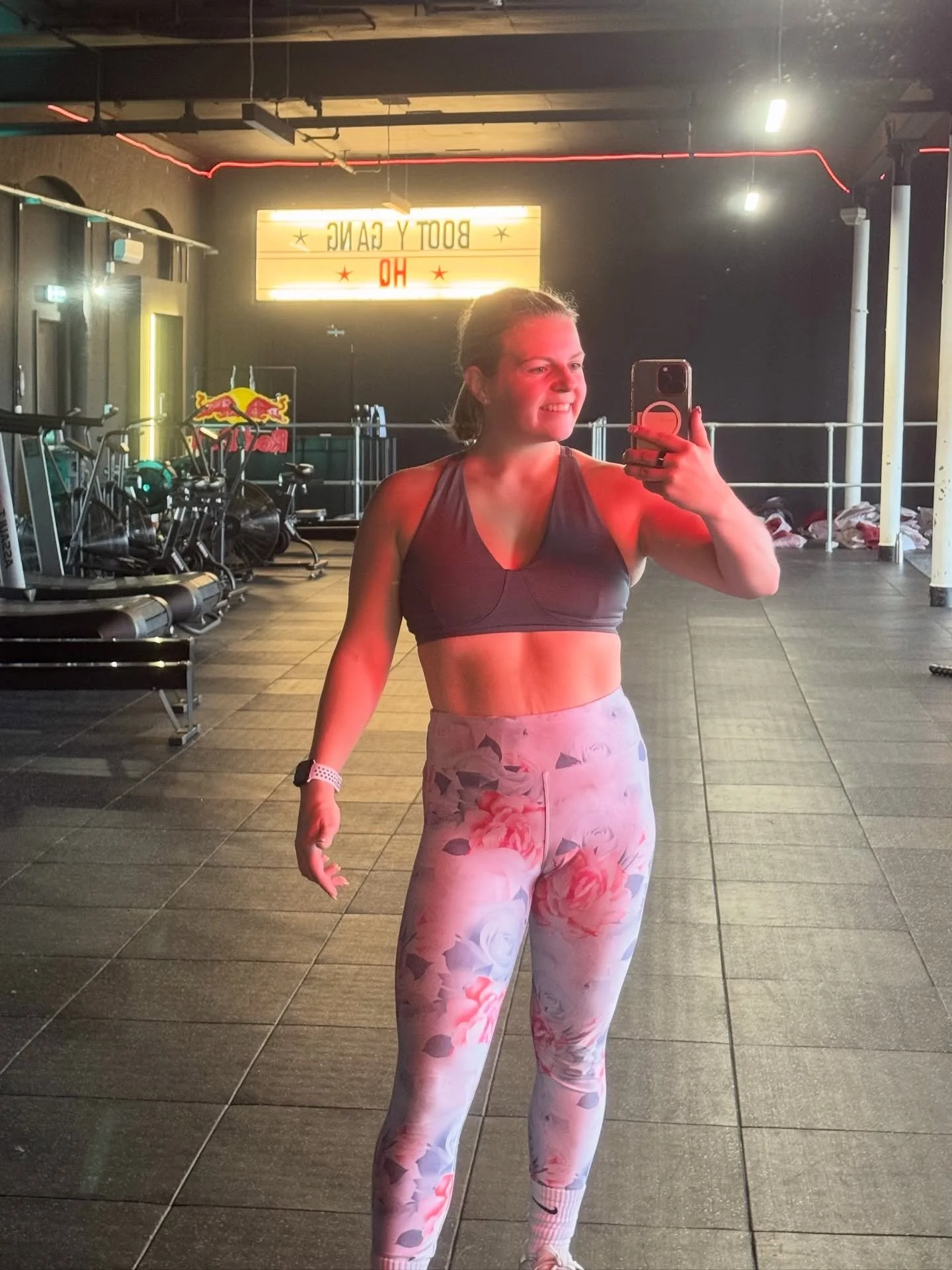 This week hasn&rsquo;t been perfect 🤷&zwj;♀️
One day I literally sat outside the gym 🚗 for an hour&hellip; and didn&rsquo;t go in.
No motivation, no spark &mdash; just meh 😅

But today, I showed up 🙌
Consistency isn&rsquo;t about being perfect &m