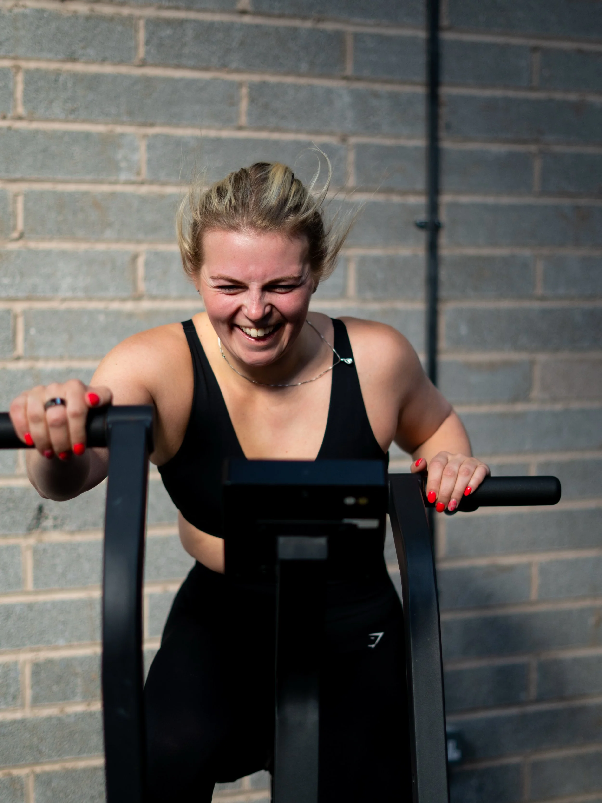 You don&rsquo;t have to love every workout 💜

This carousel is proof that I don&rsquo;t stick to just one type of training&hellip;

🔥 Conditioning classes
🏃&zwj;♀️ Running
🏋️&zwj;♀️ Strength training
🤸&zwj;♀️ Pole fitness
🧘&zwj;♀️ Pilates

Do I