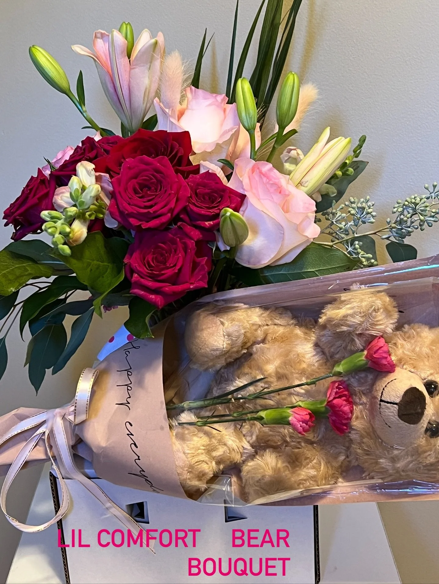 Gifts of Flowers designed by TA Order on Zoom,Whatsapp, Facetime, see your blooms talk to me and order same day delivery maybe available. #samedaydelivery #flowerspioneervalley #chicopee #agawamma #feedinghillsma #flowersAgawam #alexavierflorist #ord