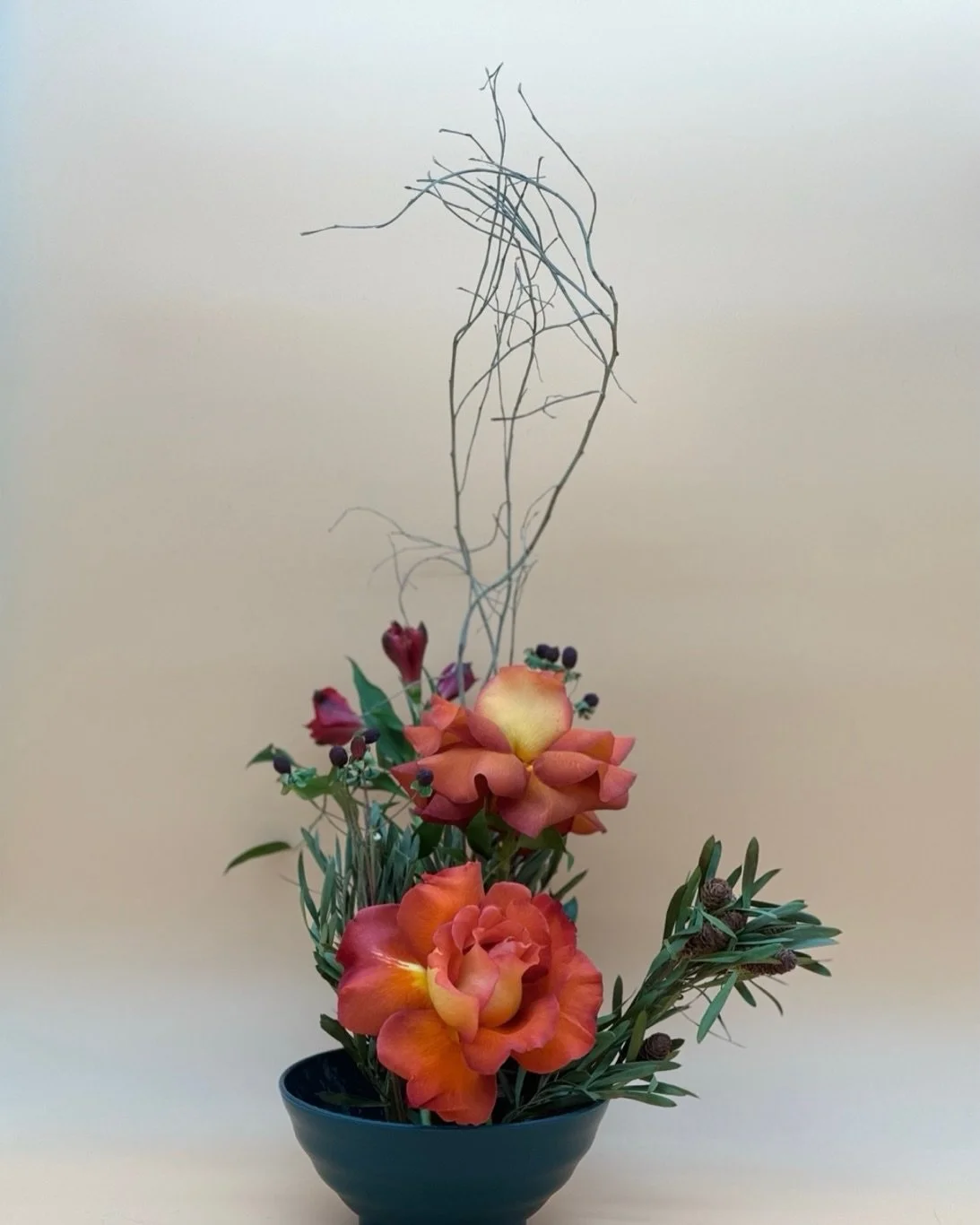 Designed in real time.
Simple elements, placed with purpose.