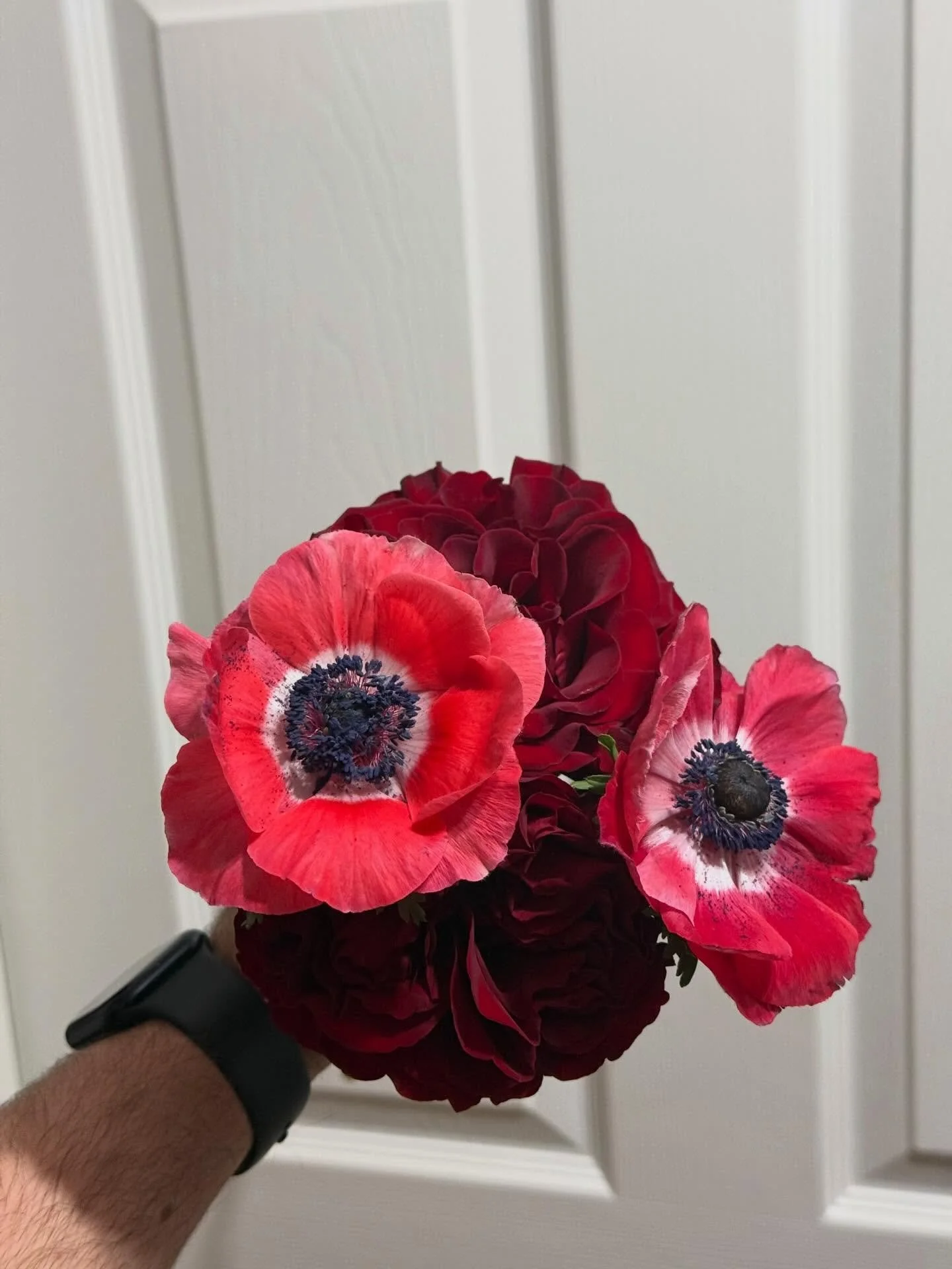 I just made my mom some beautiful arrangement for her room just wanna let you guys know that you don&rsquo;t have to wait for Mother&rsquo;s Day to give your mom&lsquo;s gift. Every mother should be appreciated every day, especially those I&rsquo;ve 