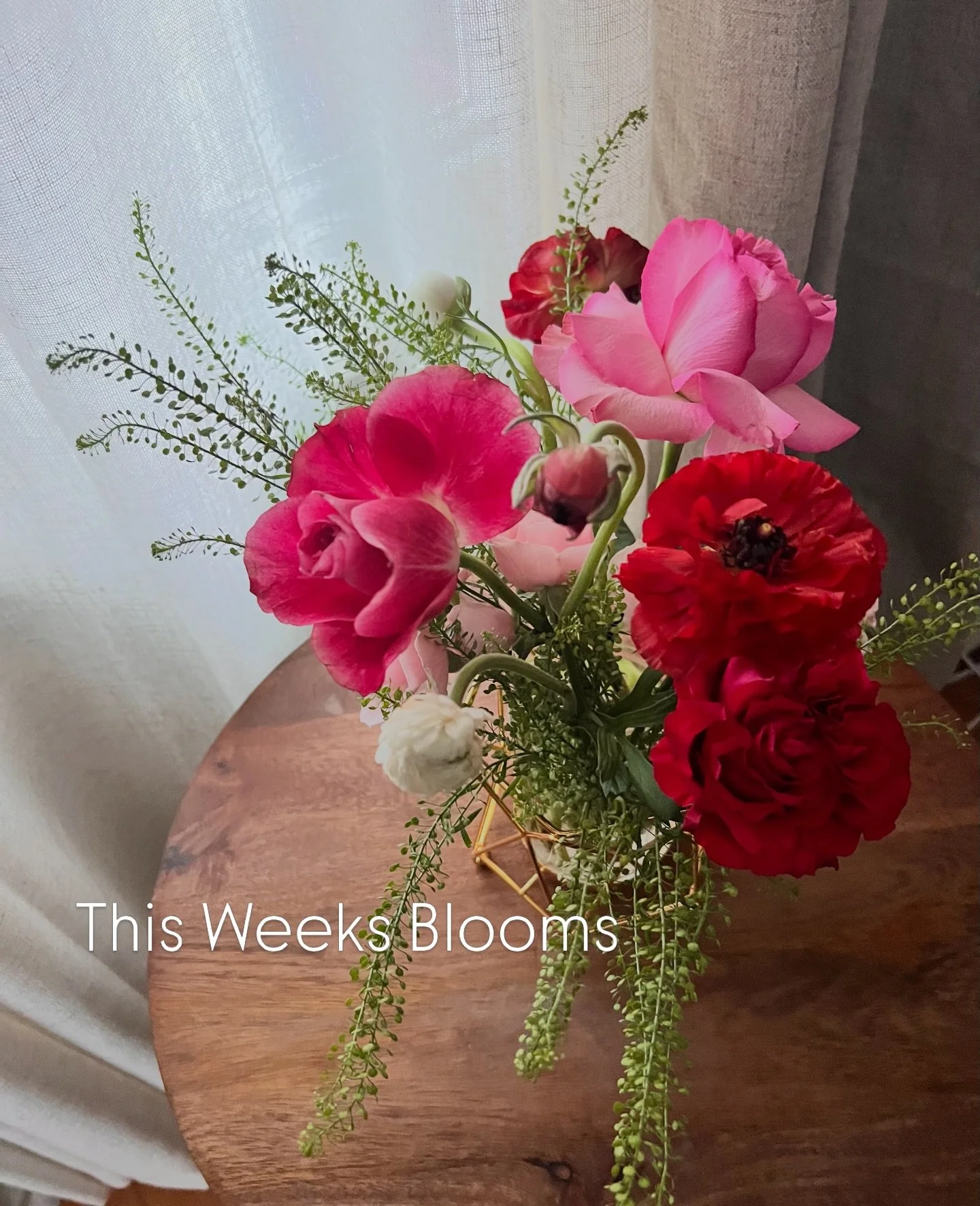 Fresh blooms from the studio this week.
Bouquets, petite arrangements, or vase designs&mdash;each one handcrafted.

Same-day flower delivery available.

Proudly designed by a local artisan, raised in Agawam / Feeding Hills.

Order online or message u