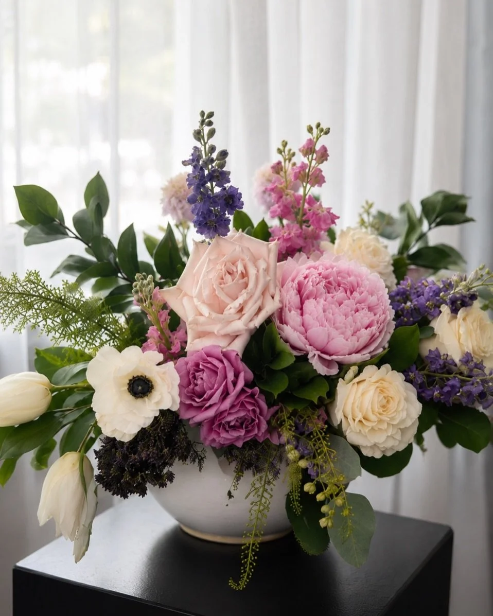 𝑭𝒍𝒐𝒘𝒆𝒓𝒔 𝒕𝒐 𝒍𝒐𝒐𝒌 𝒇𝒐𝒓𝒘𝒂𝒓𝒅 𝒕𝒐.

A few openings are available for our Friday Table Blooms subscriptions &mdash; designed by Alexavier and delivered locally from our Agawam studio.

Weekly &amp; bi-weekly options available.  #WeeklyF