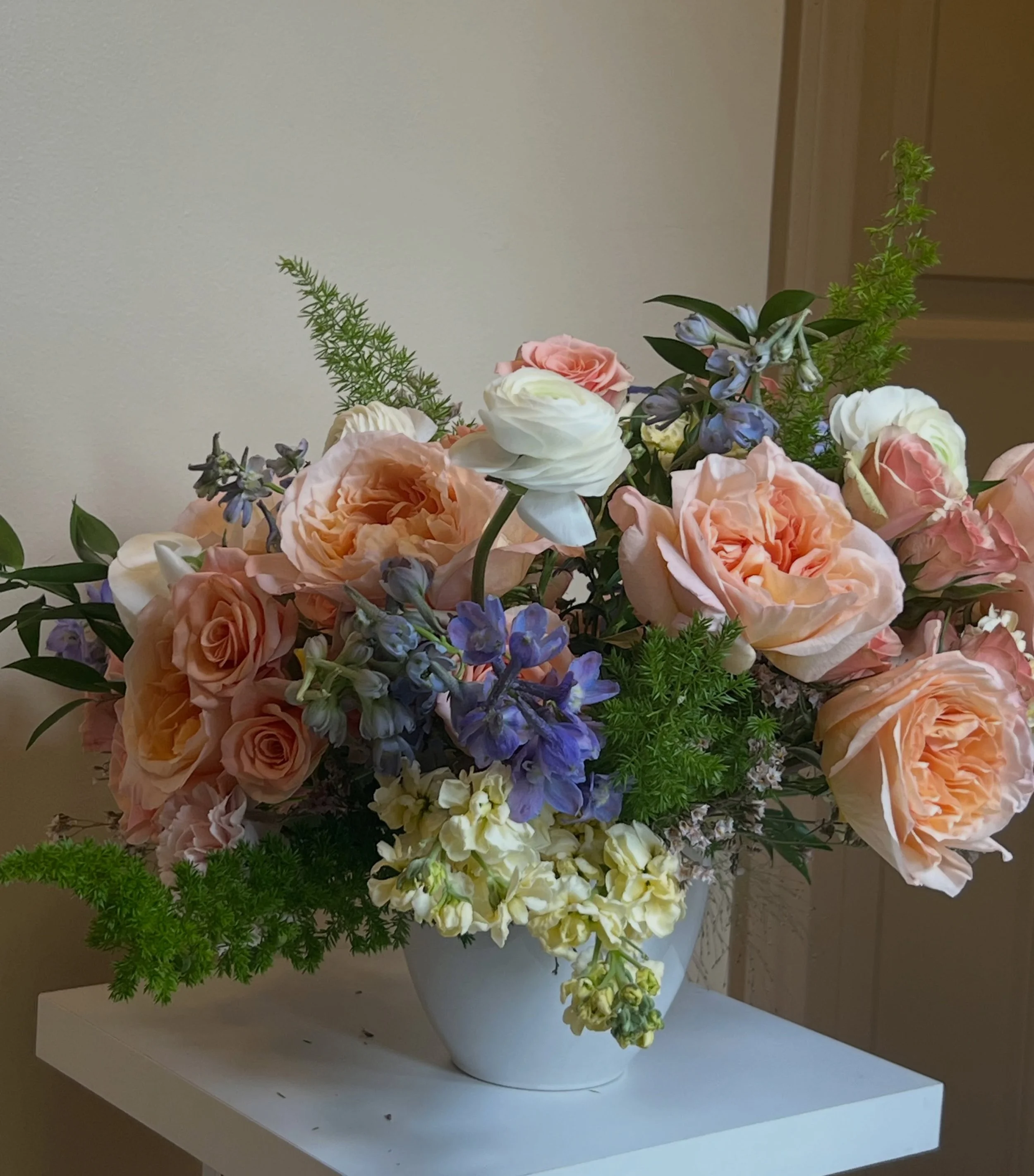 Our Garden Vase Deluxe

A fuller, more lush interpretation of the Garden Vase with additional premium blooms, layered textures, and expanded floral movement for a richer garden-style look.