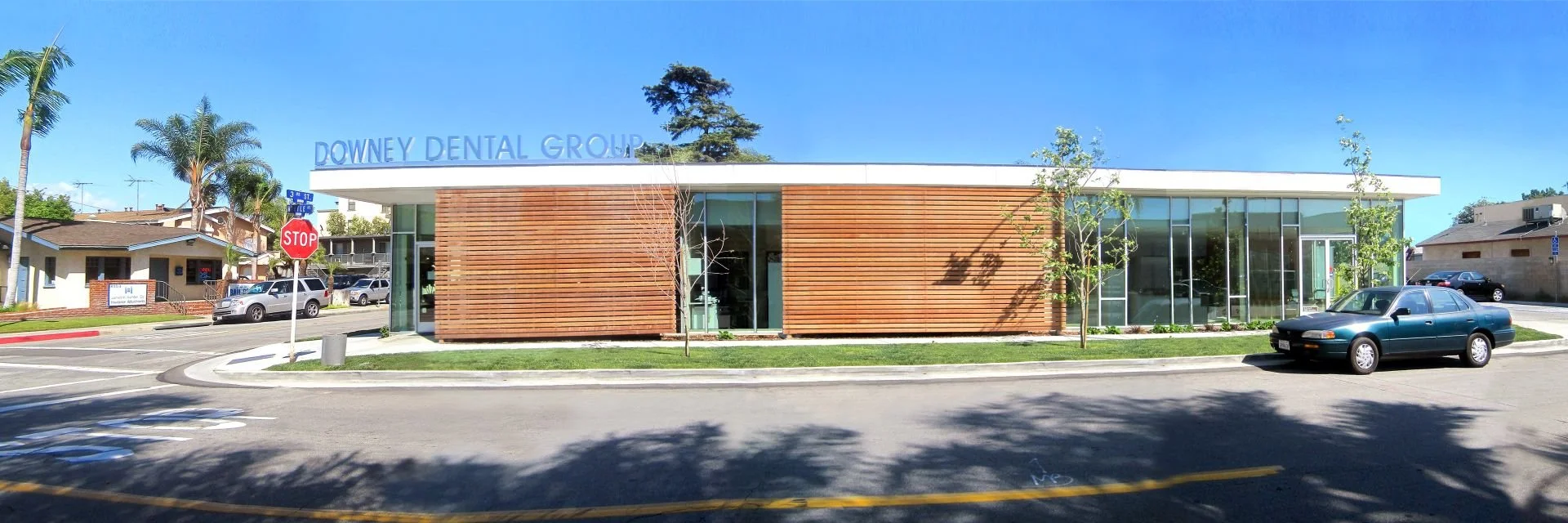 California modern dentist office street facade designed by Sparano + Mooney Architecture