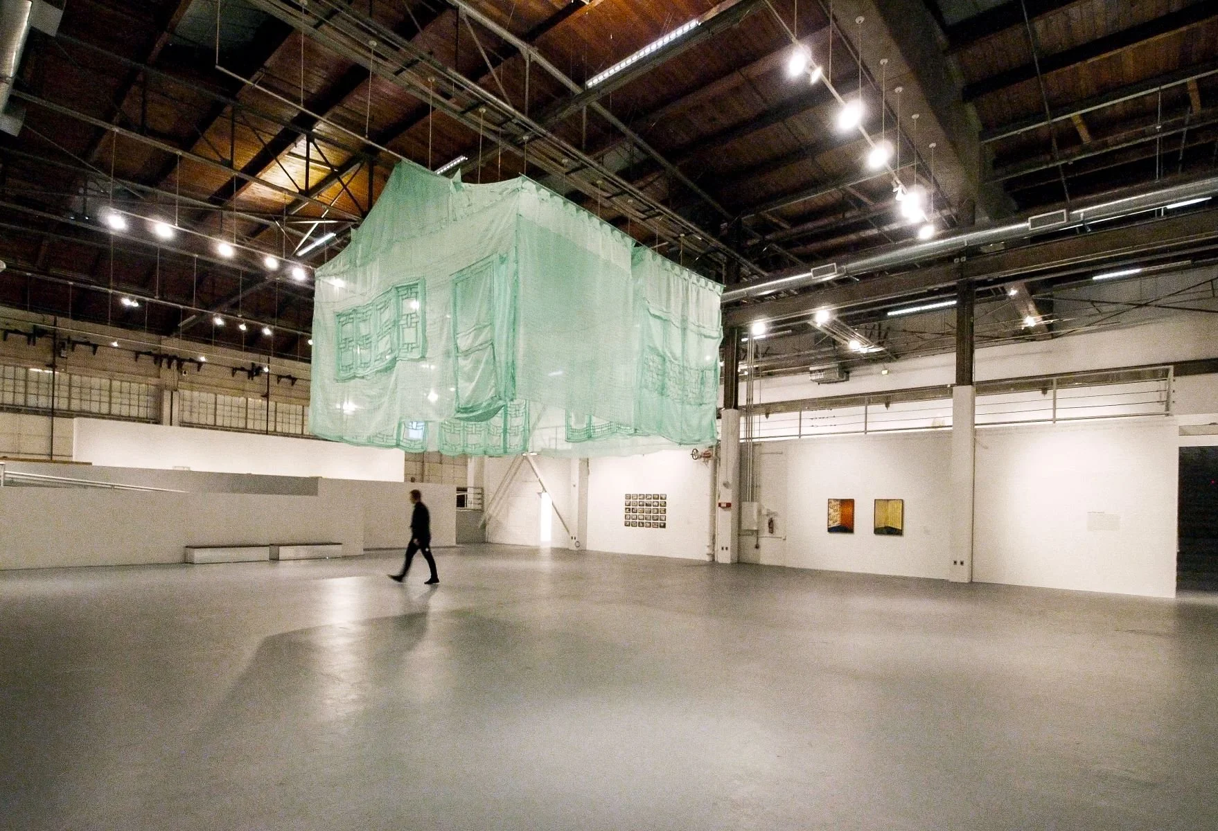 The Geffen Contemporary at MOCA, Los Angeles - Don’t Look Back: The 1990s at MOCA Exhibit