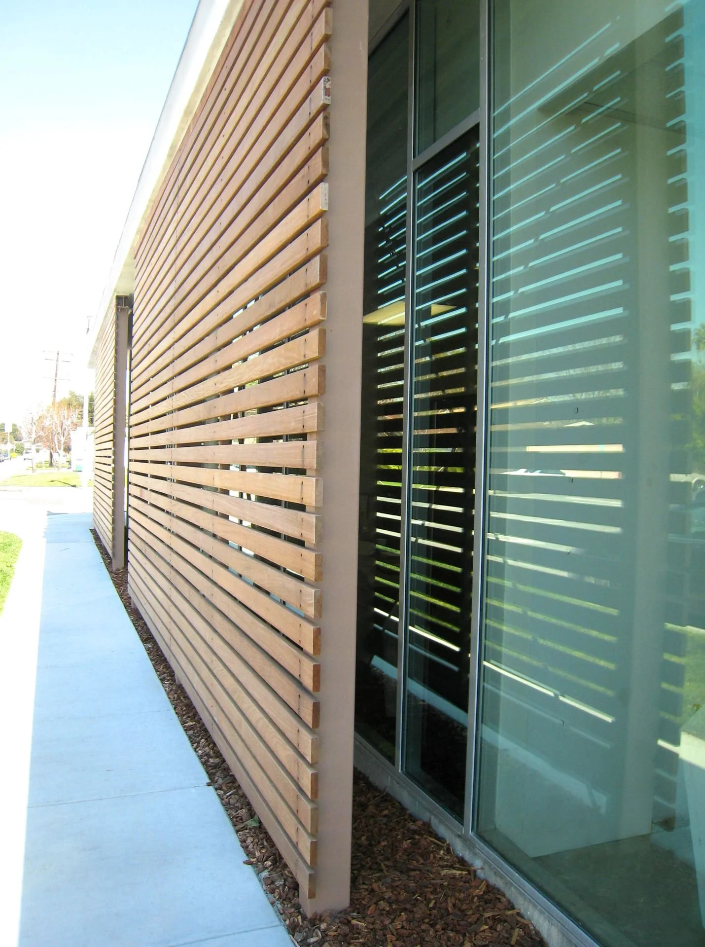 Downey California dental office contemporary facade designed by Sparano + Mooney Architecture