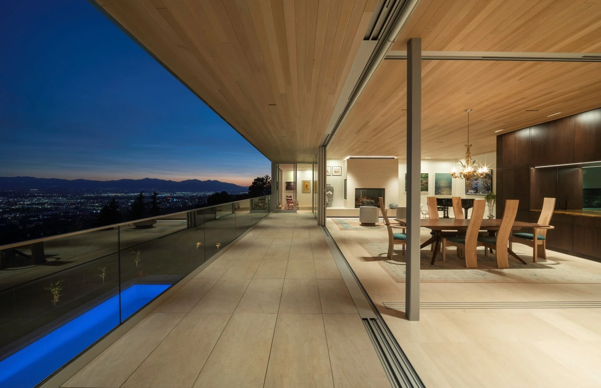 Oikos Residence seamless indoor-outdoor patio designed by Sparano + Mooney Architecture in Salt Lake City