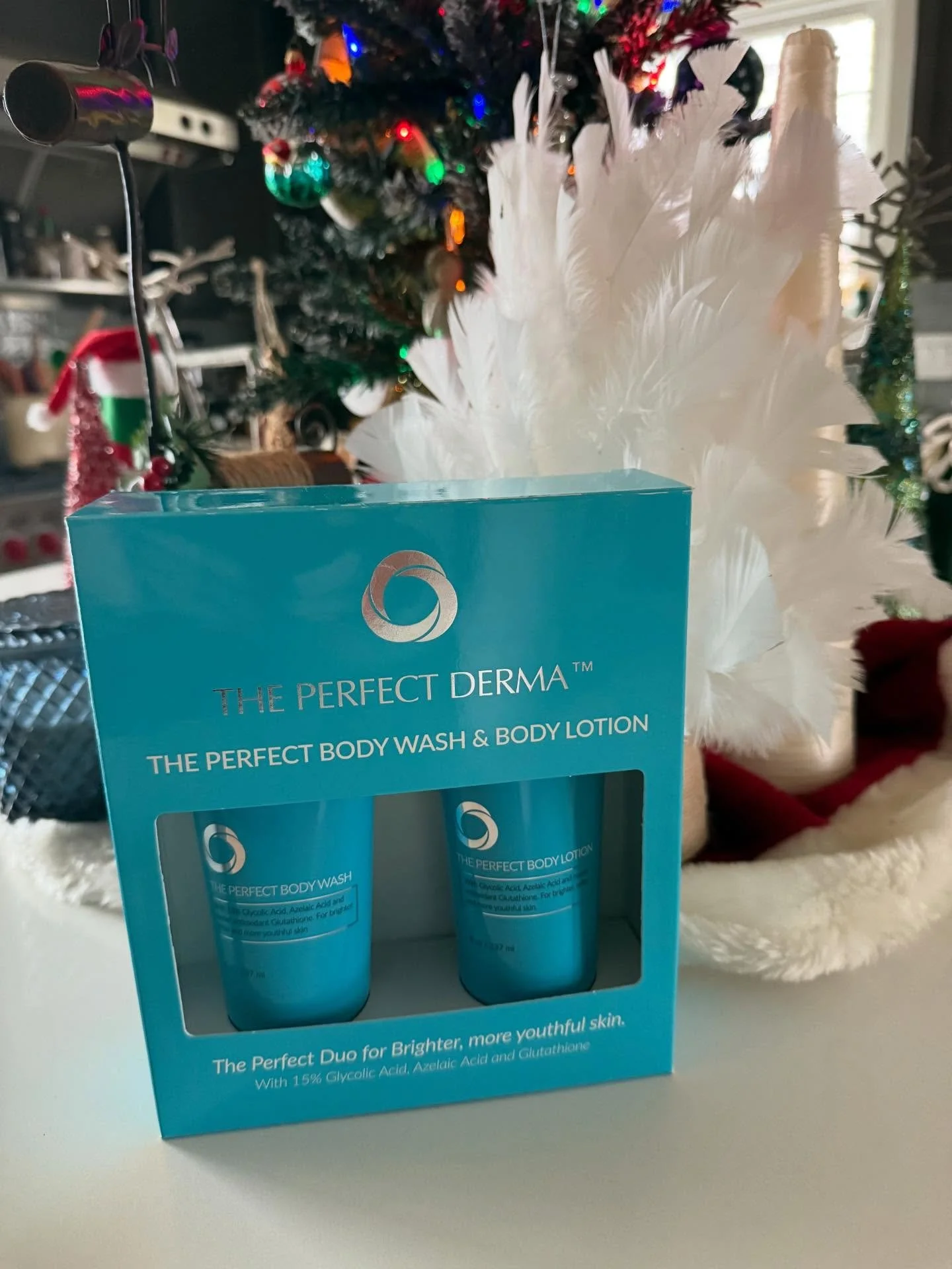 Need Christmas gift ideas? This wash and lotion are great to help erase sun damage, prevent razor burn, soft, smoother, and lighten the skin!
#christmas #bellamedical #leblanchealth