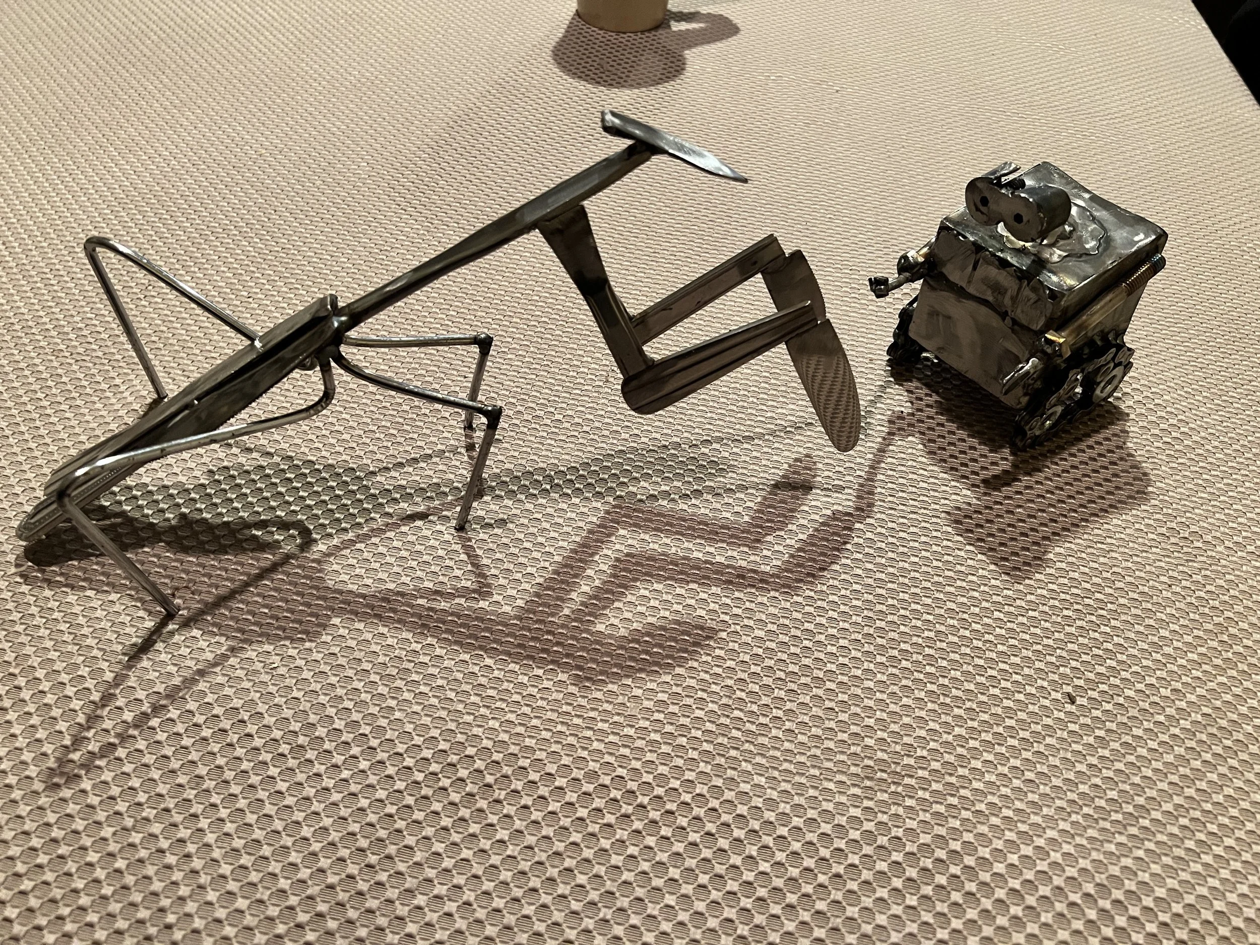 Cutlery welded praying mantis