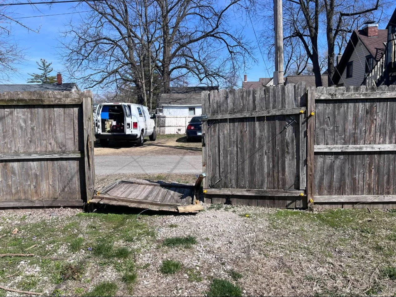 Double drive gate — before