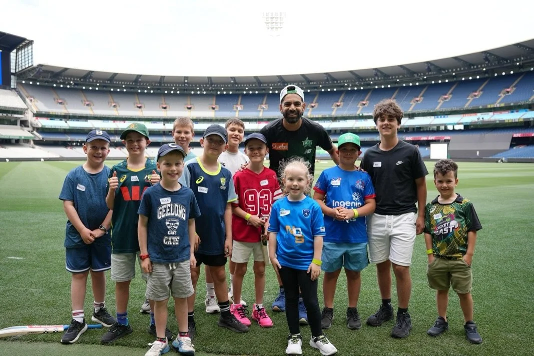 When you meet your heroes 💚 thank you @starsbbl @harisraufofficial @marcusstoinis for a very special meet &amp; greet for these young @sanctum________ kids!