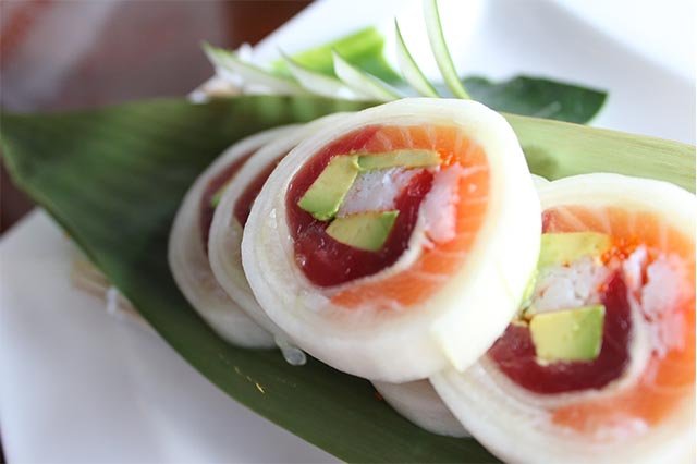 Sushi-special-cucumber-roll 