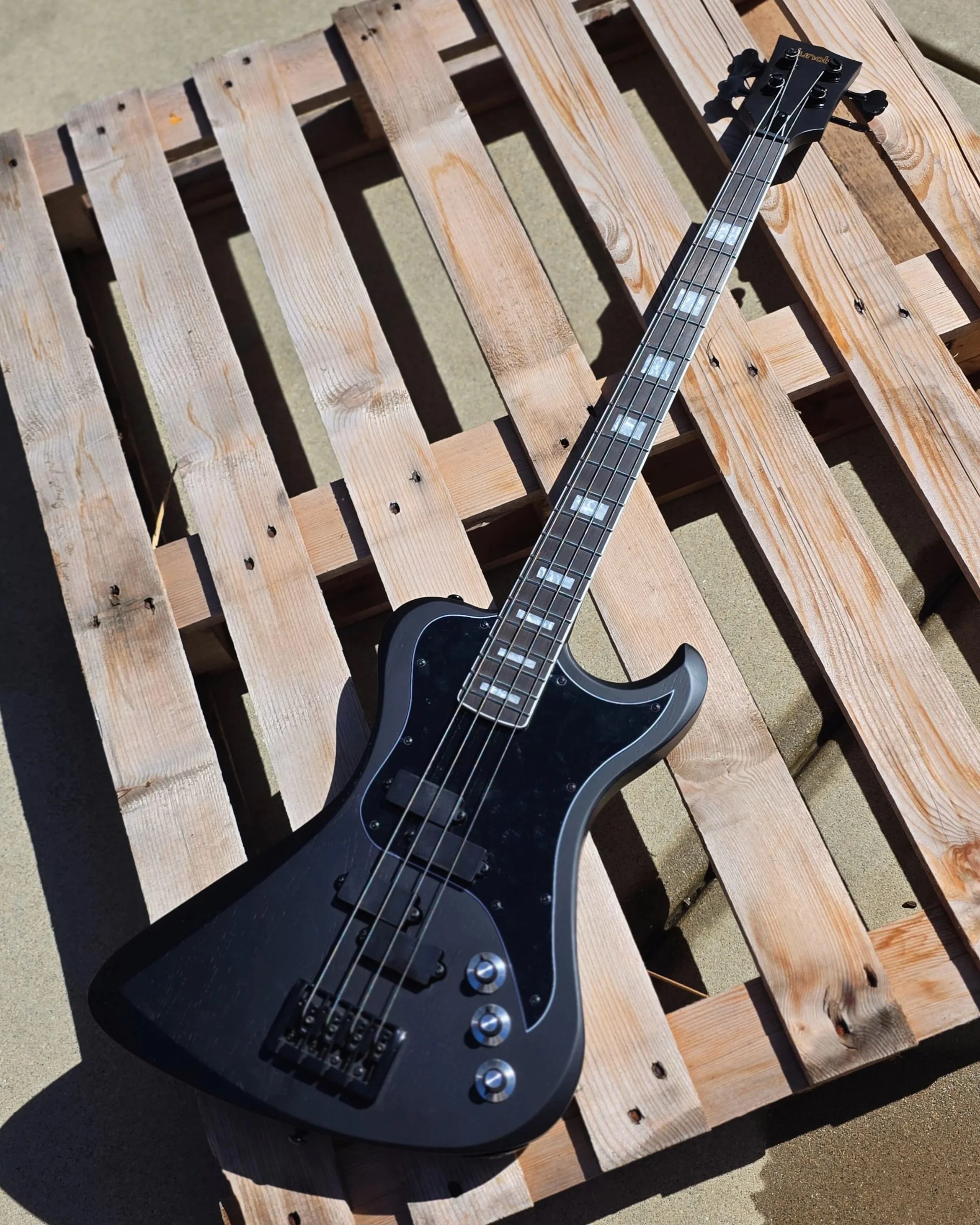 Dunable R2 DE Matte Black | 35" 4-String Bass