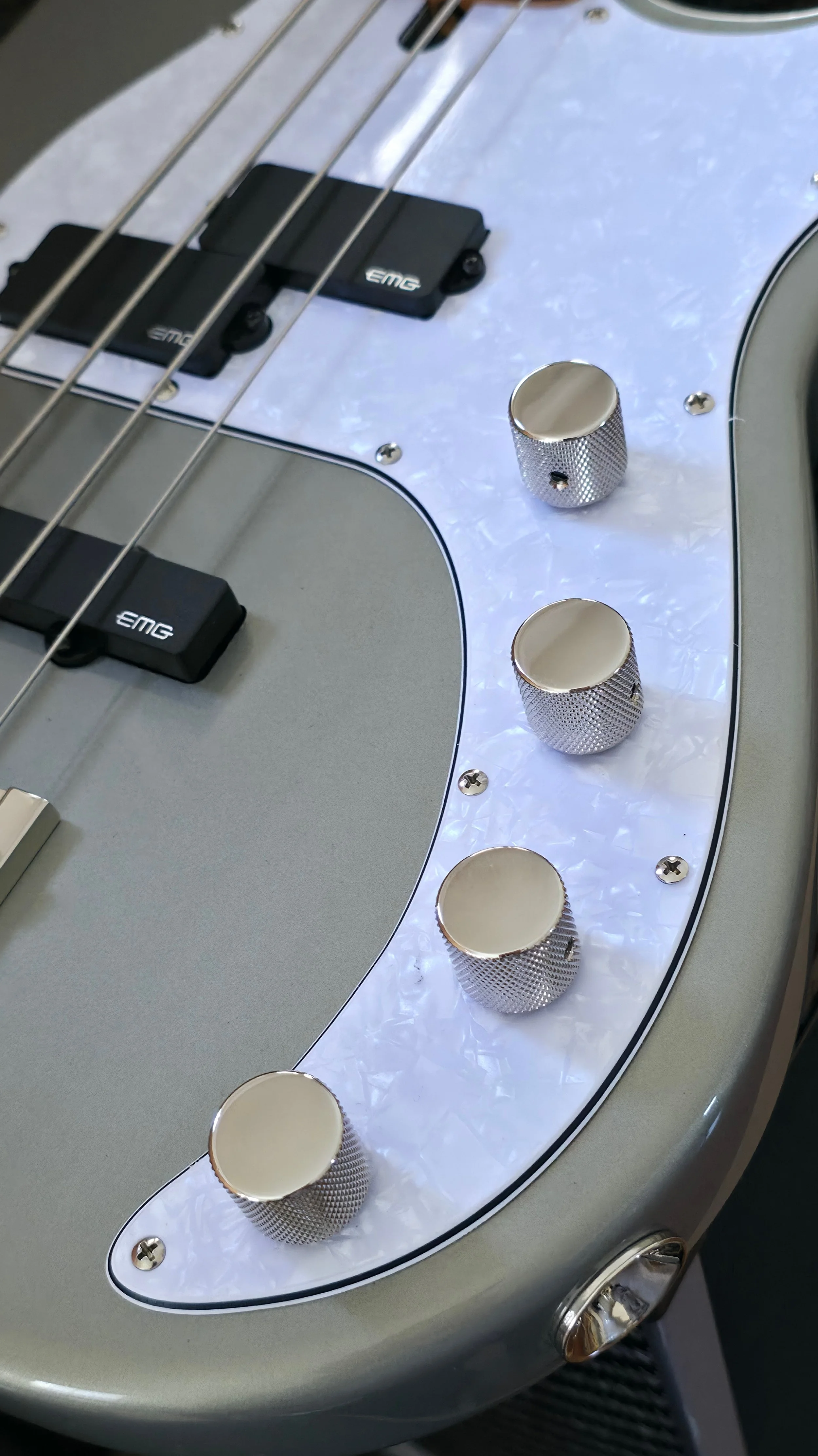 RKM - DS4 PJ Metallic Silver