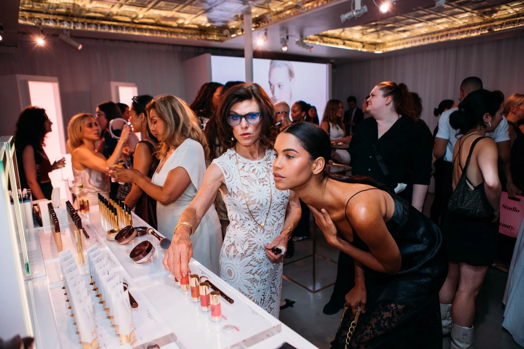  Barneys-Activation-Hourglass.sebass-events-lighting-audio3.jpeg