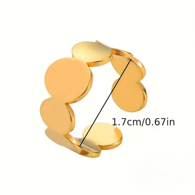 Add a touch of modern elegance to your style with this gold-plated geometric scallop edged ring, featuring a bold yet minimalist design.
