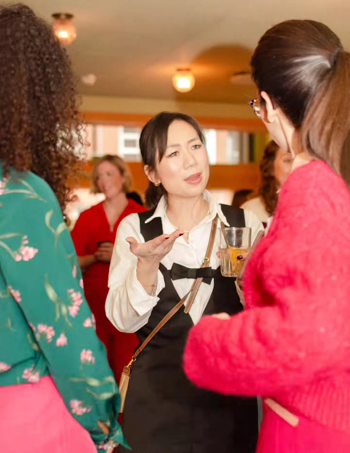 POV: You're a business mama networking in Amsterdam.

Throwback to one of the networking mornings a little while ago. Just a group of fabulous mamas and women captured so perfectly by @simsawyersphoto.

This week, a full table of 7 women, all busines