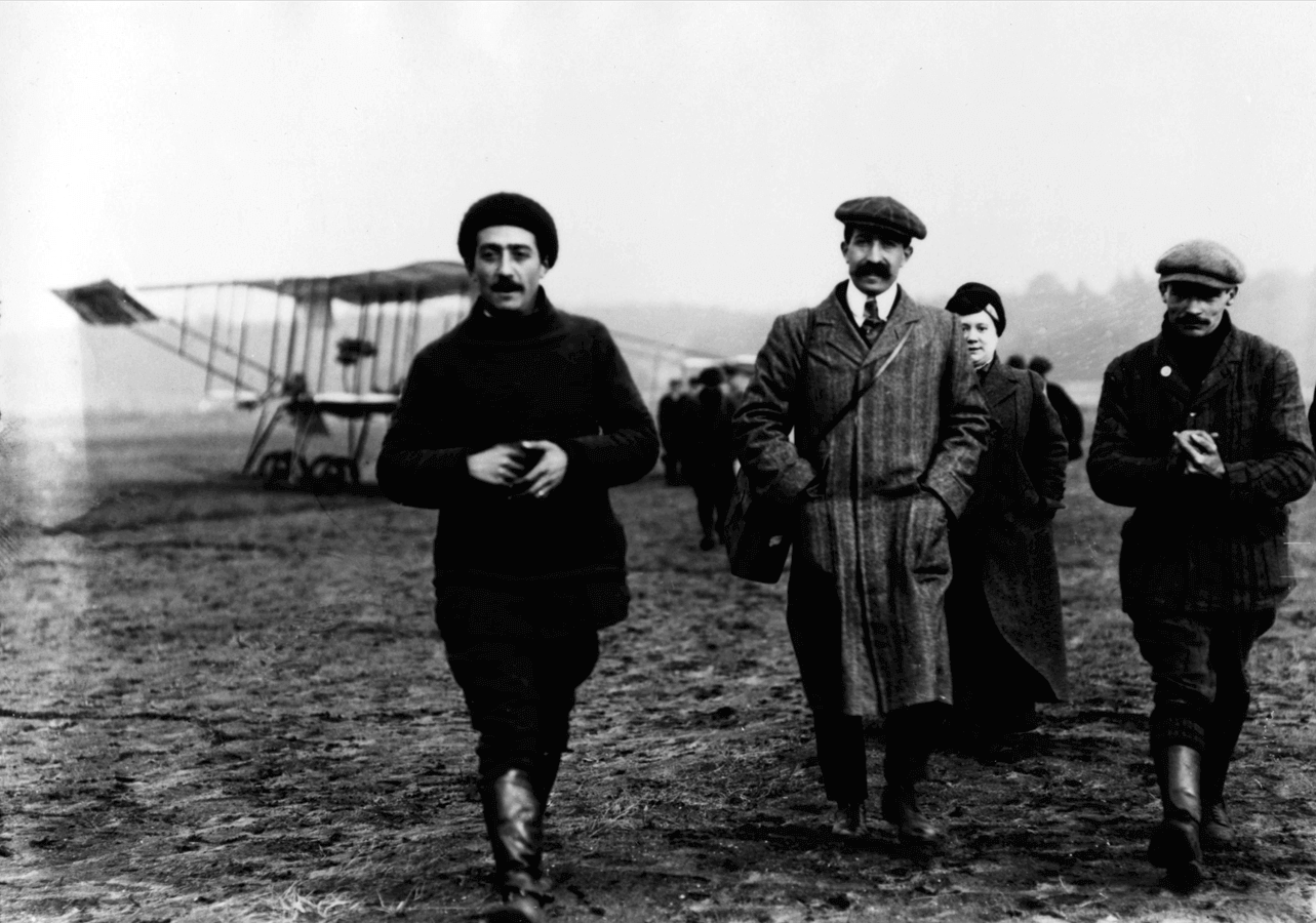 The inaugural Daily Mail London to Manchester air race, 1910. Winner's prize was £10,000