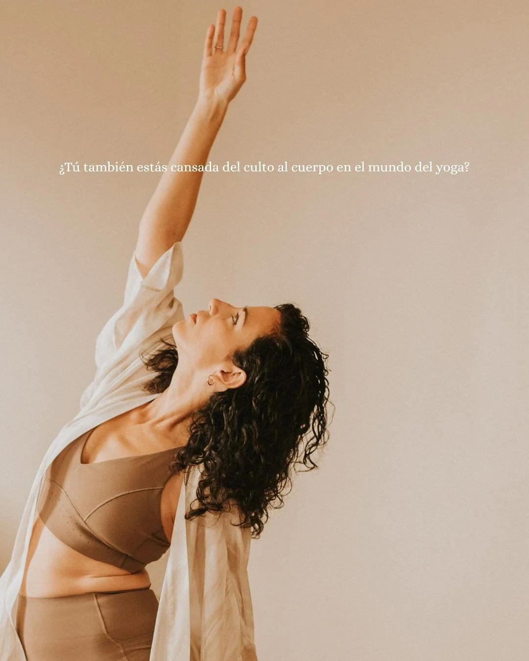 El cuerpo del yoga no es un cuerpo ideal: es un cuerpo real. 

Hace a&ntilde;os no hubiera publicado esta imagen ni de broma. Y ahora no le veo nada de malo&hellip; &iquest;ser&aacute; que el yoga me ha servido de algo? 😅

Ojal&aacute; todas las que