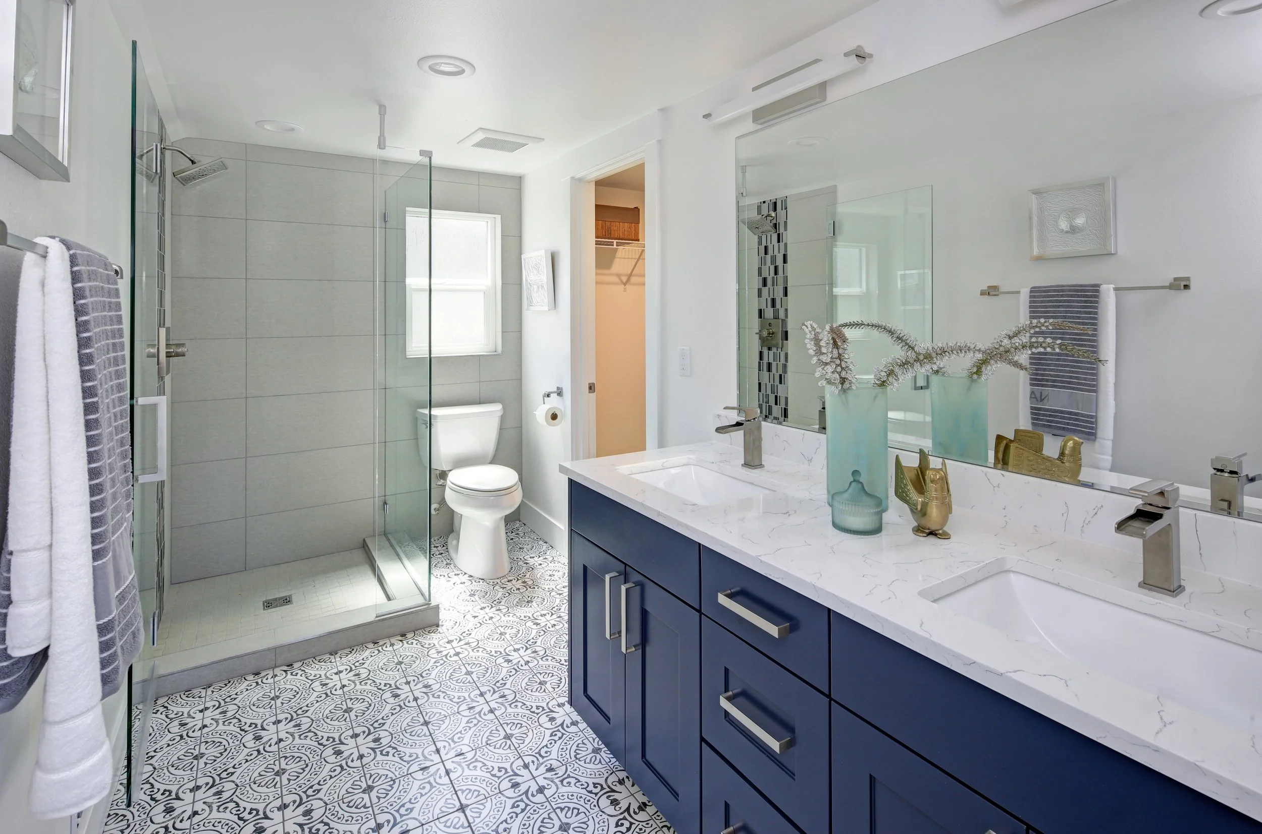 Designing a Bathroom That Works Smarter: 7 Details That Make a Big Difference
