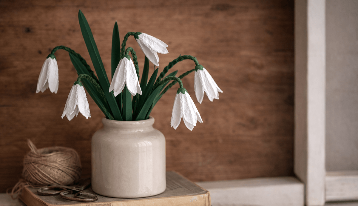 Recyklingowe kwiaty z wytłaczanek po jajkach