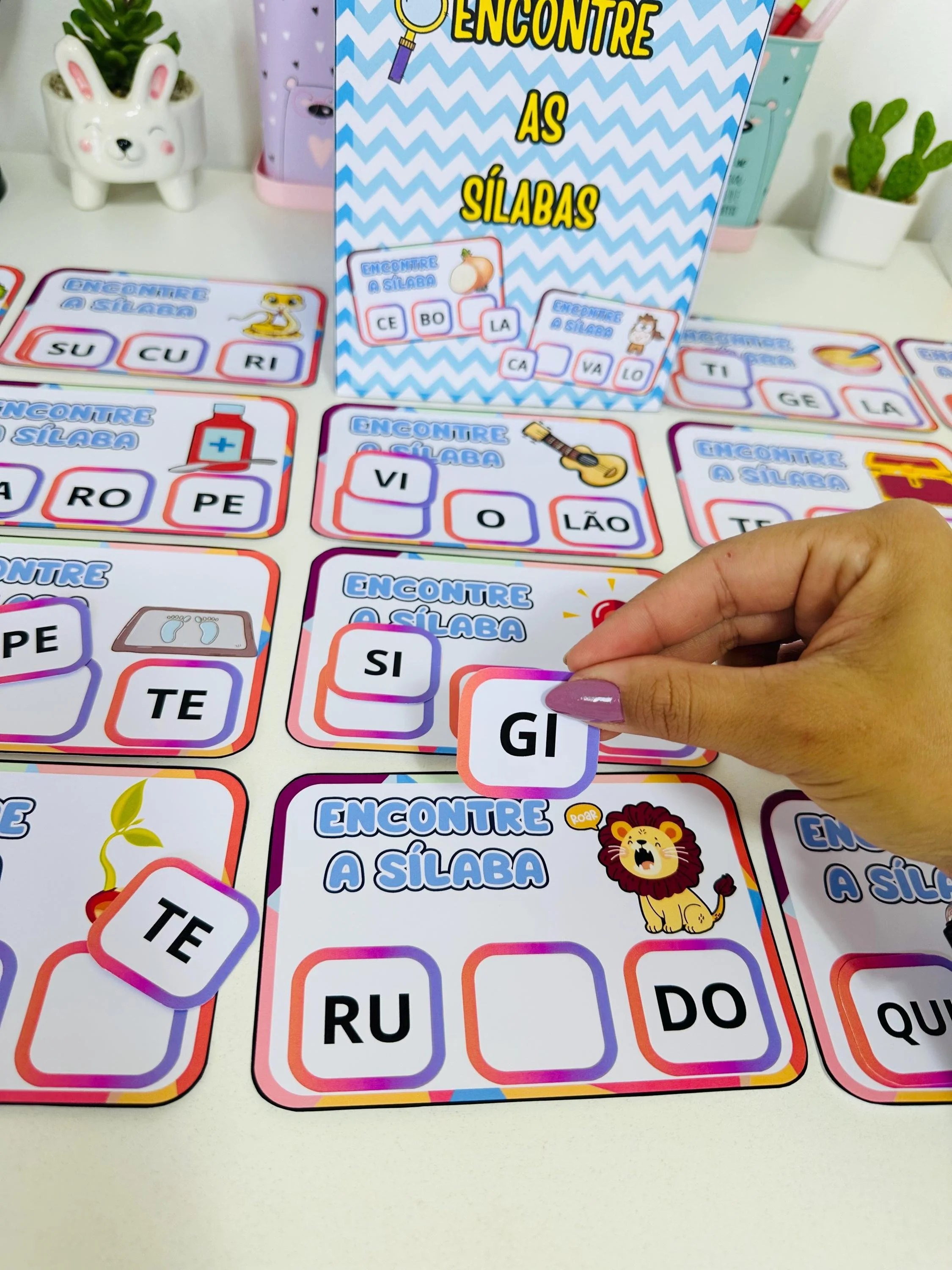Finde die richtigen Silben - Portugiesisches Alphabetisierungsspiel zum Ausdrucken und Lernen
