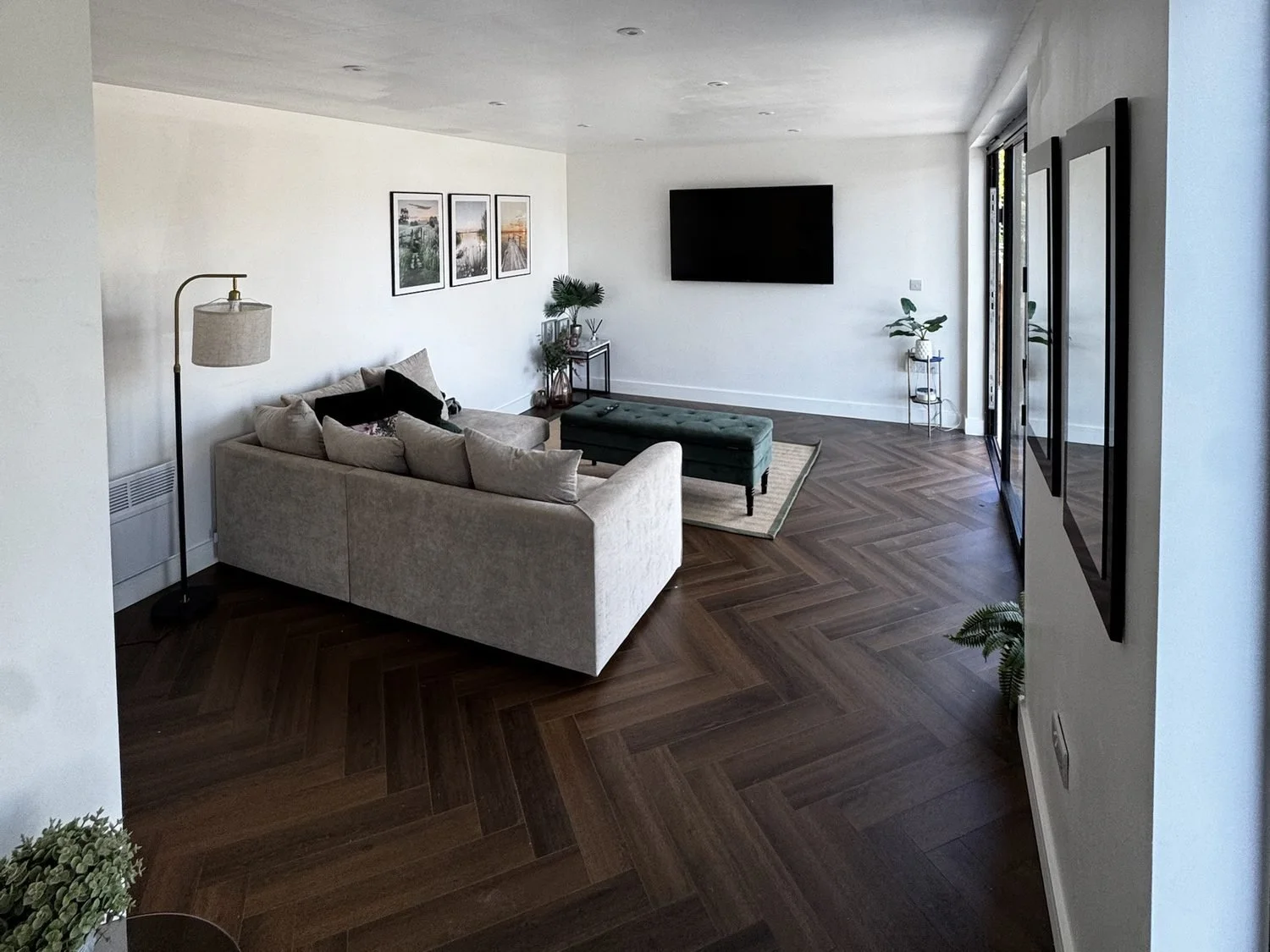 03-show-build-interior-wide.jpg