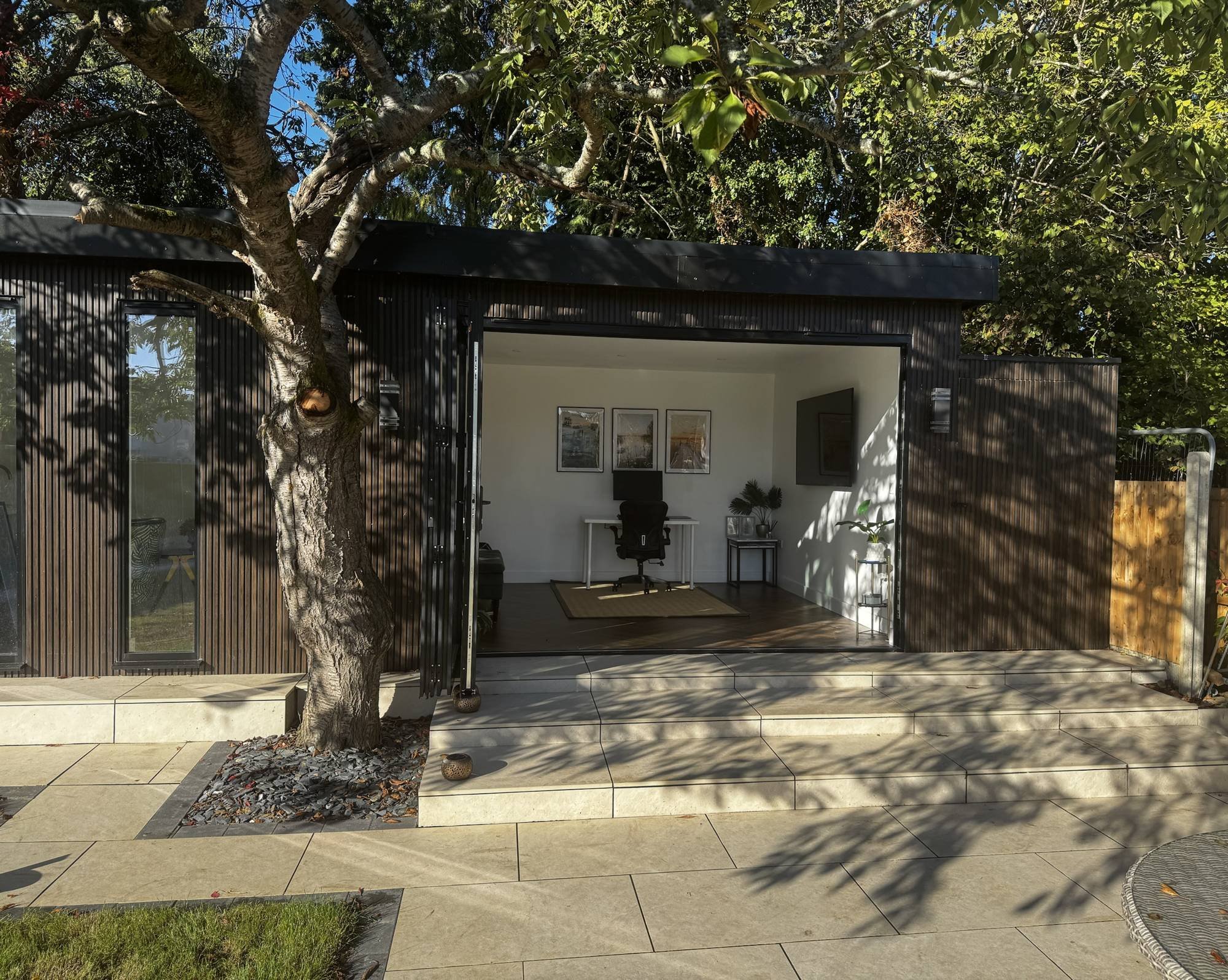 01-hero-garden-office-exterior-kent.jpg