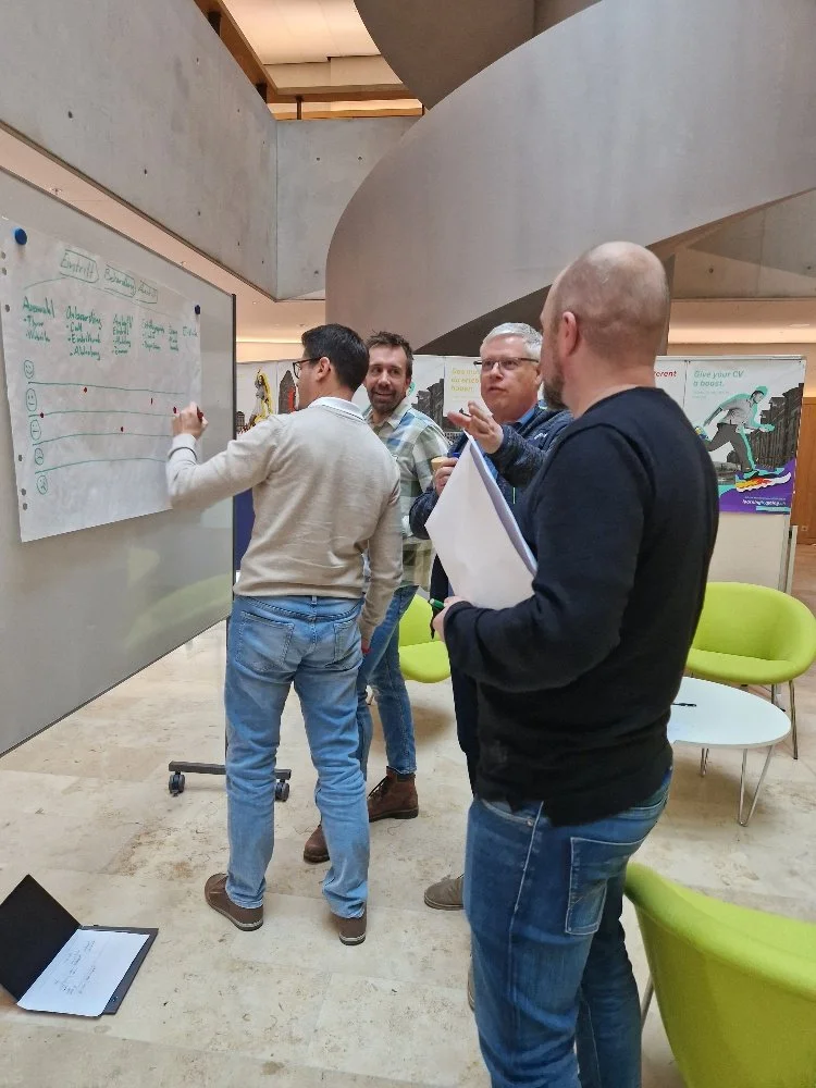 Management Beratung Business Consulting
Interim Management Consulting Führungskompetenz Leadership
Verwaltungsrat Board Beratung Advisor Coaching Positive Psychology Klarheit
KMU Familienunternehmen
Mentoring Veränderung Entscheidung, Entscheidung