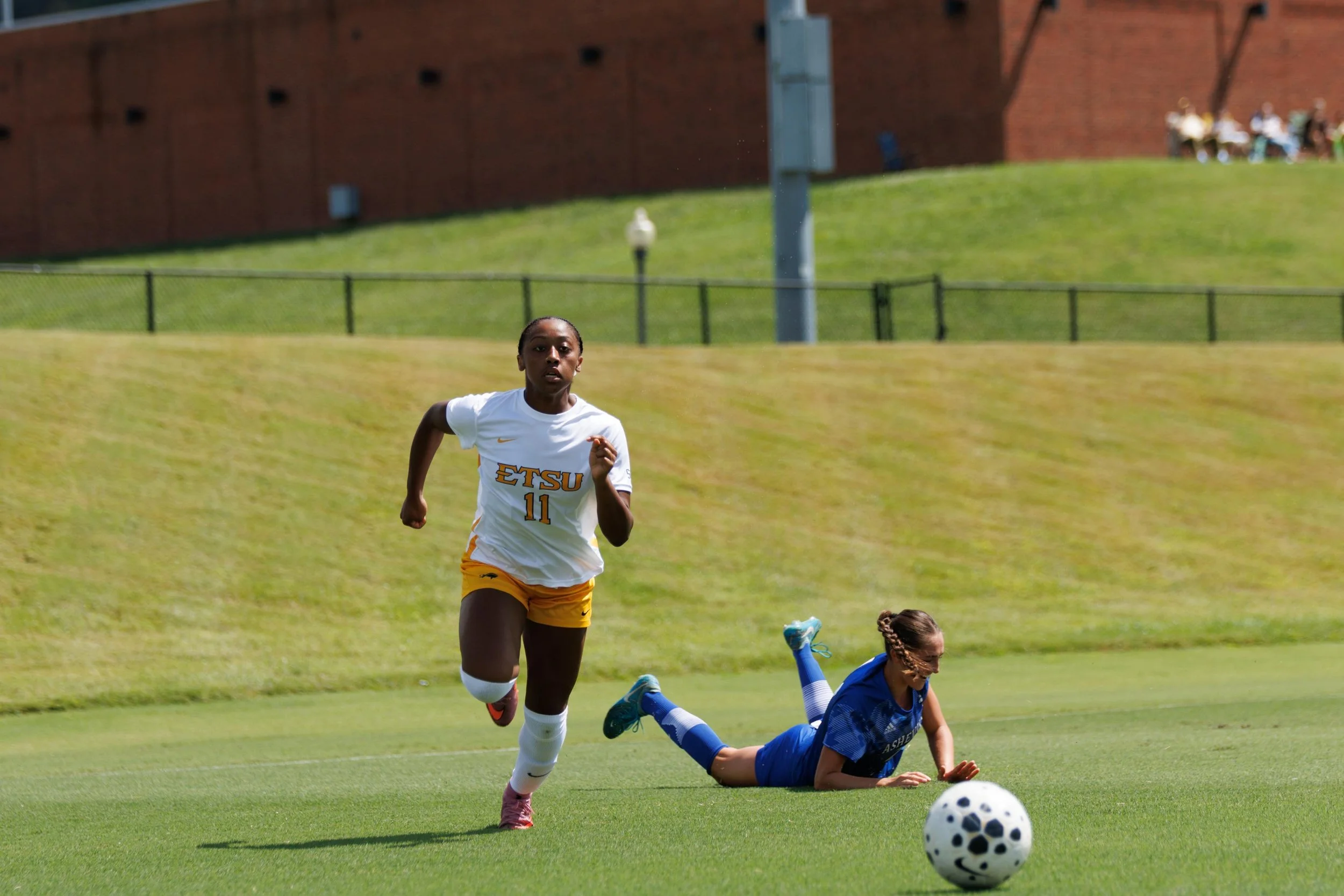 COOPER_JADA_SOPHMORE_SOCCER_PS20250907_8 (2).jpg