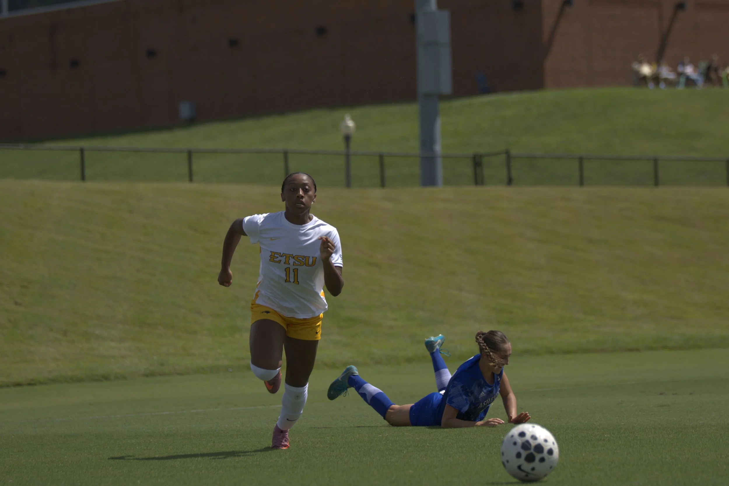 COOPER_JADA_SOPHMORE_SOCCER_PS20250907_8 (2).jpg