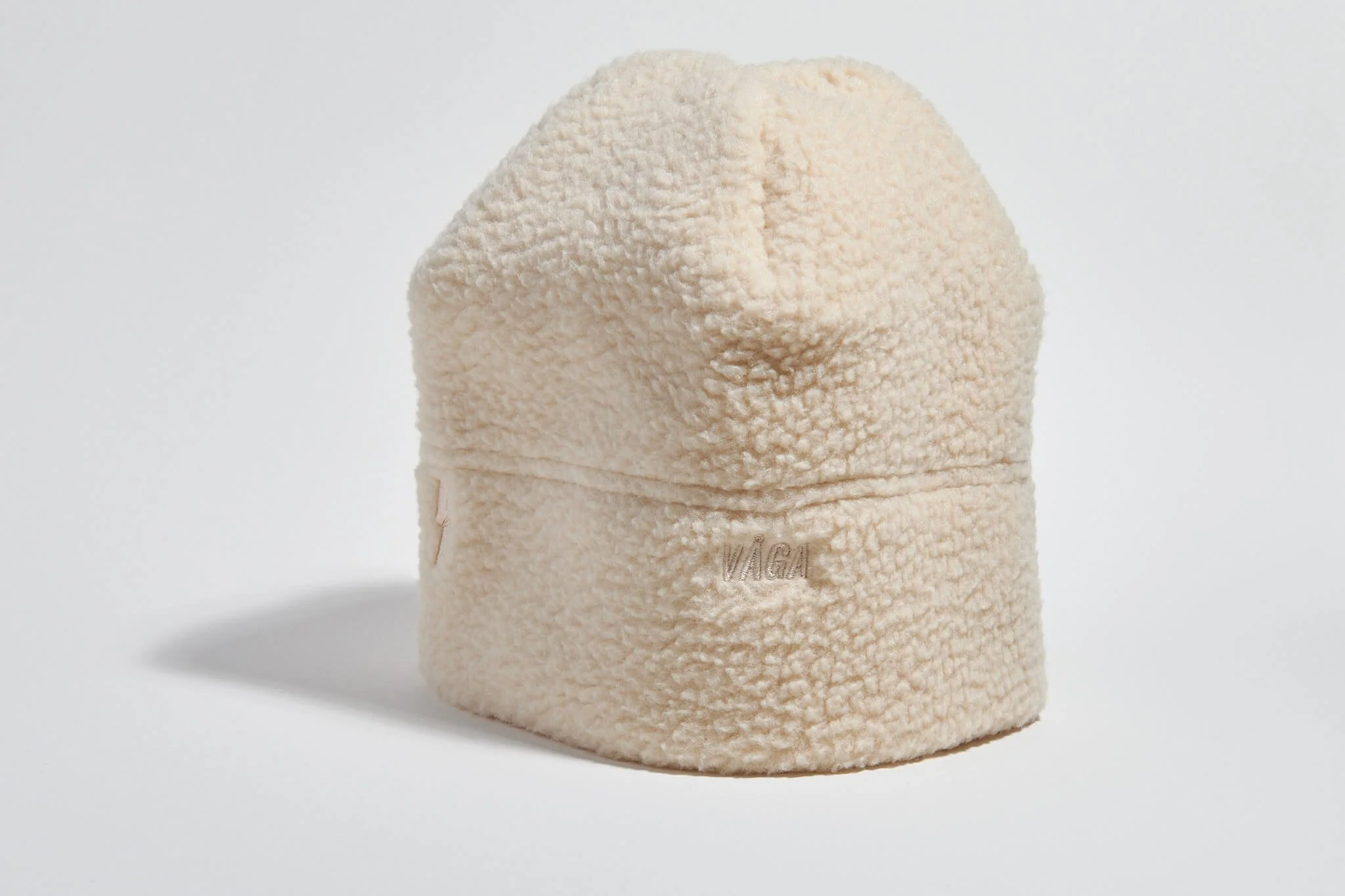 våga-teddy-fleece-beanie-ecru-front.jpg