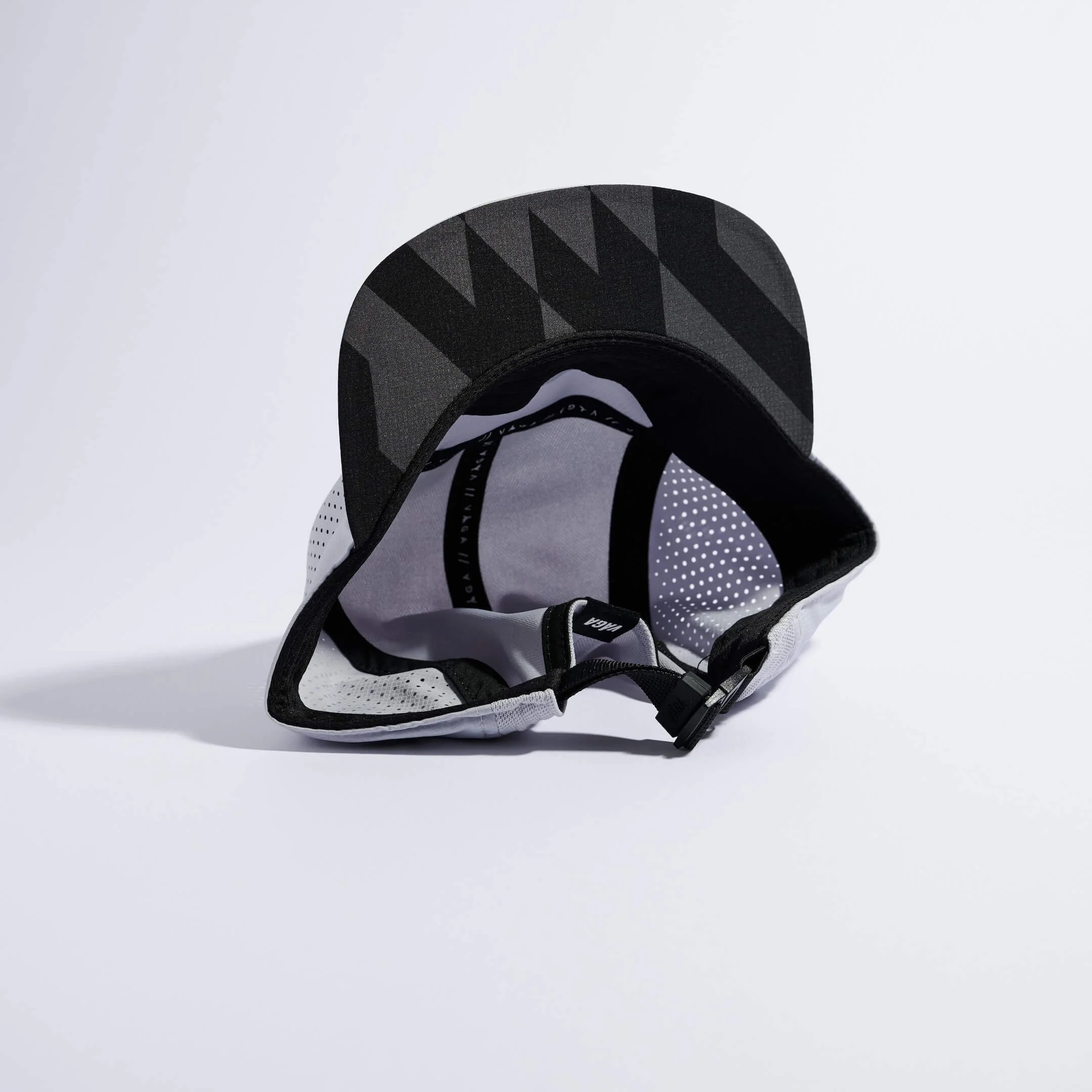 vaga-feather-racing-cap-aluminiumgrey-underneath.jpg