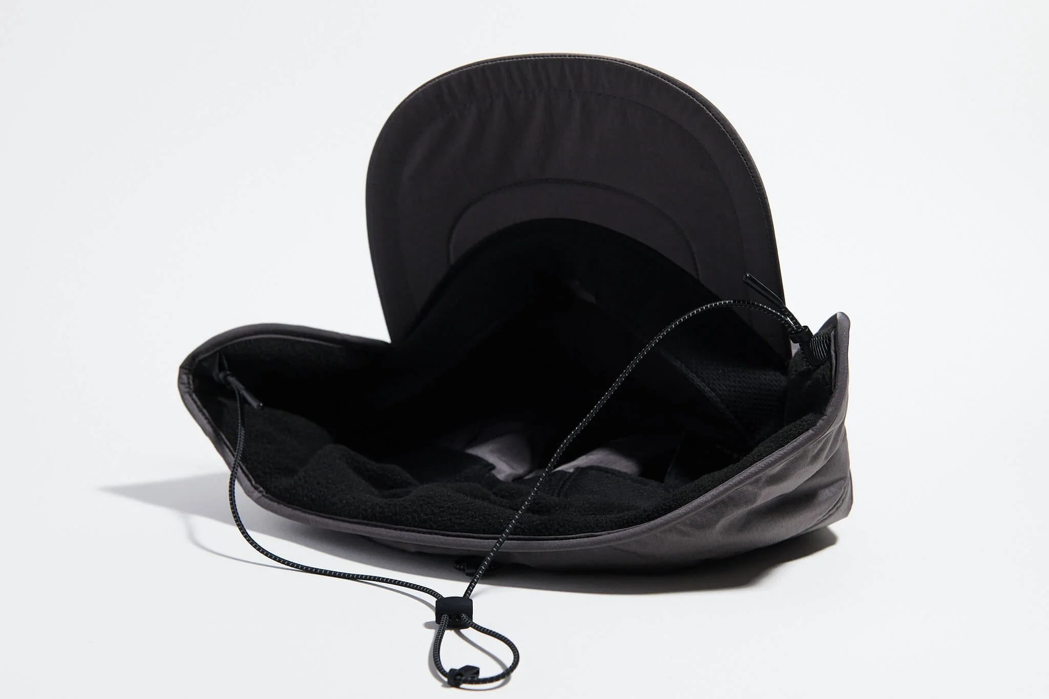 våga-padded-hiker-cap-mid-grey-underneath.jpg