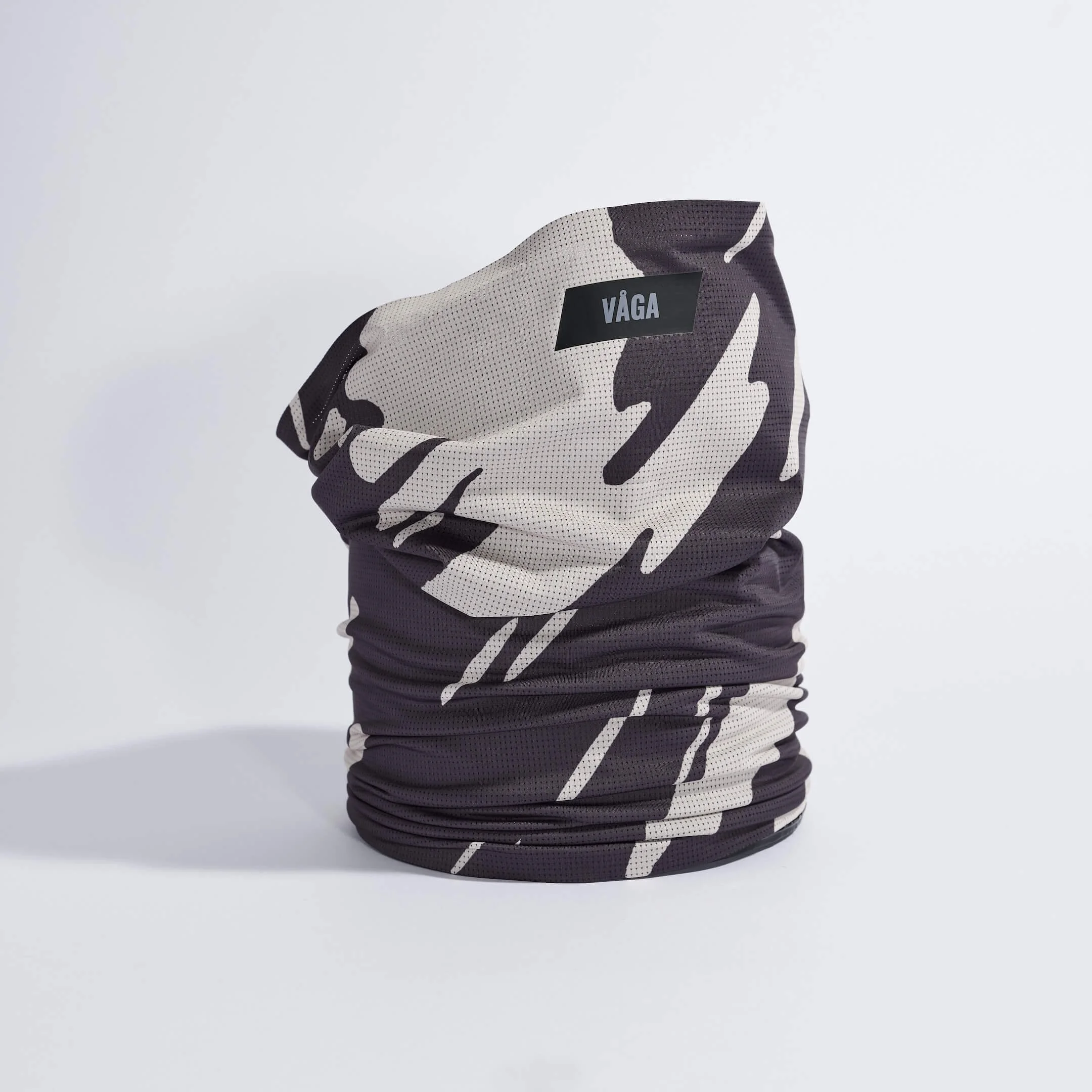 vaga-lightweight-mesh-running-neck-gaiter-charcoal-taupe-stood.jpg
