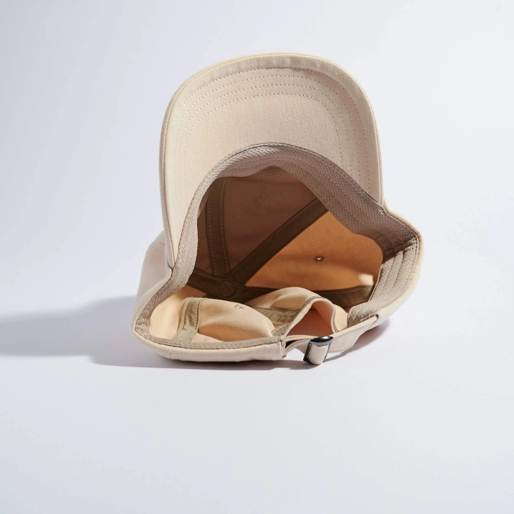 vaga-washed-cotton-cap-ecru-underneath.jpg