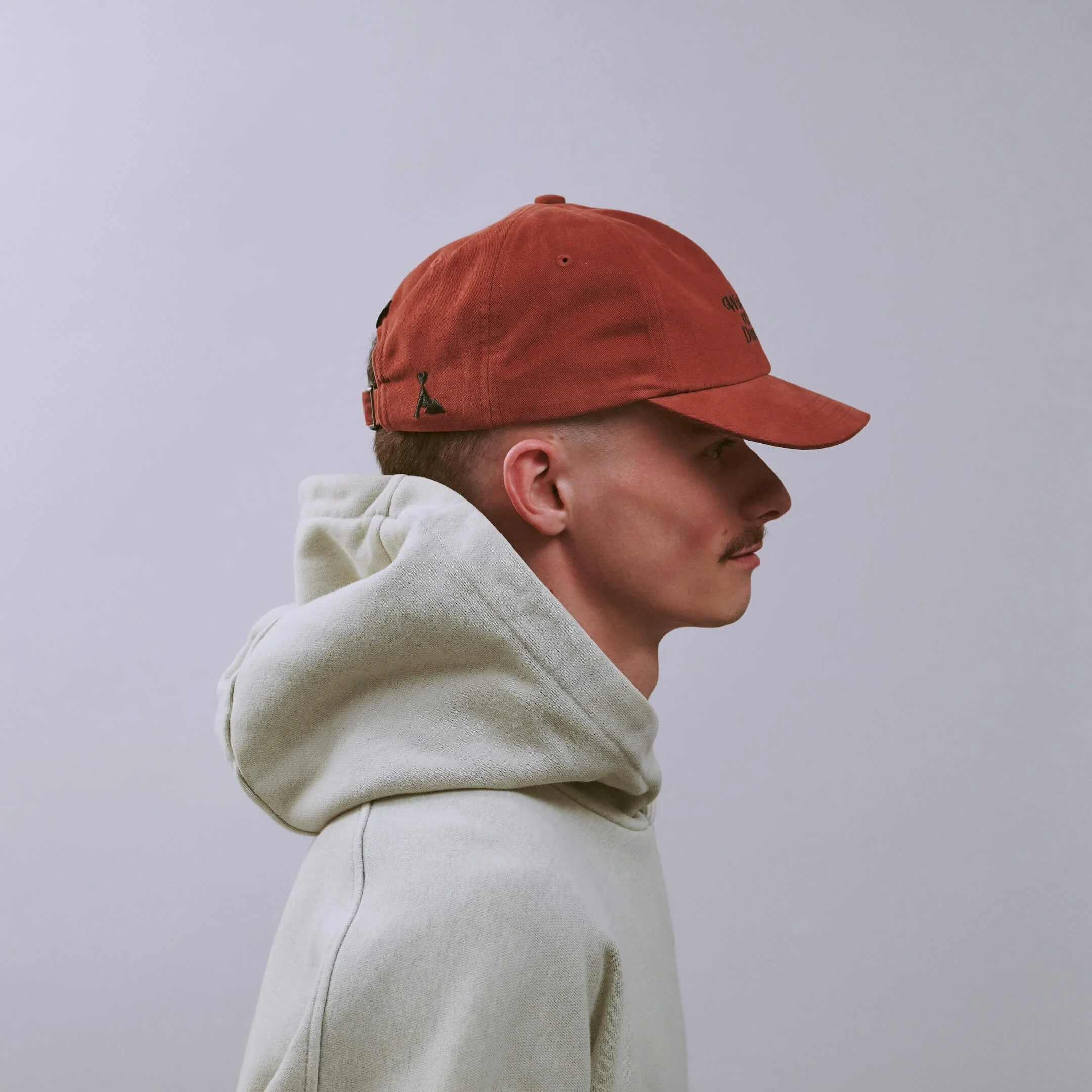 vaga-didnt-go-lifestyle-cap-rust-model-r-profile.jpg