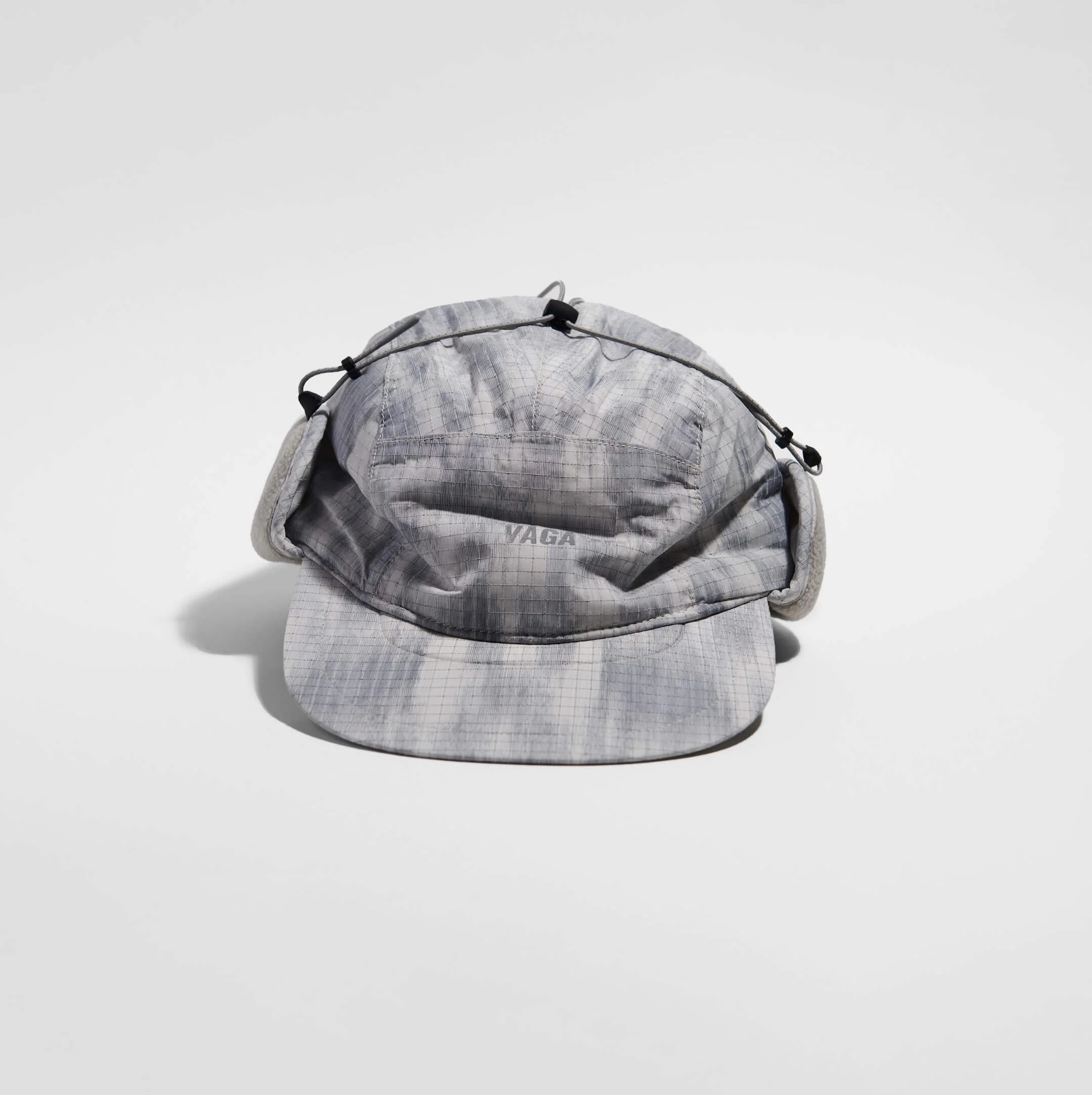vaga-padded-hiker-cap-light-grey-silver-reflective-folded-front.jpg