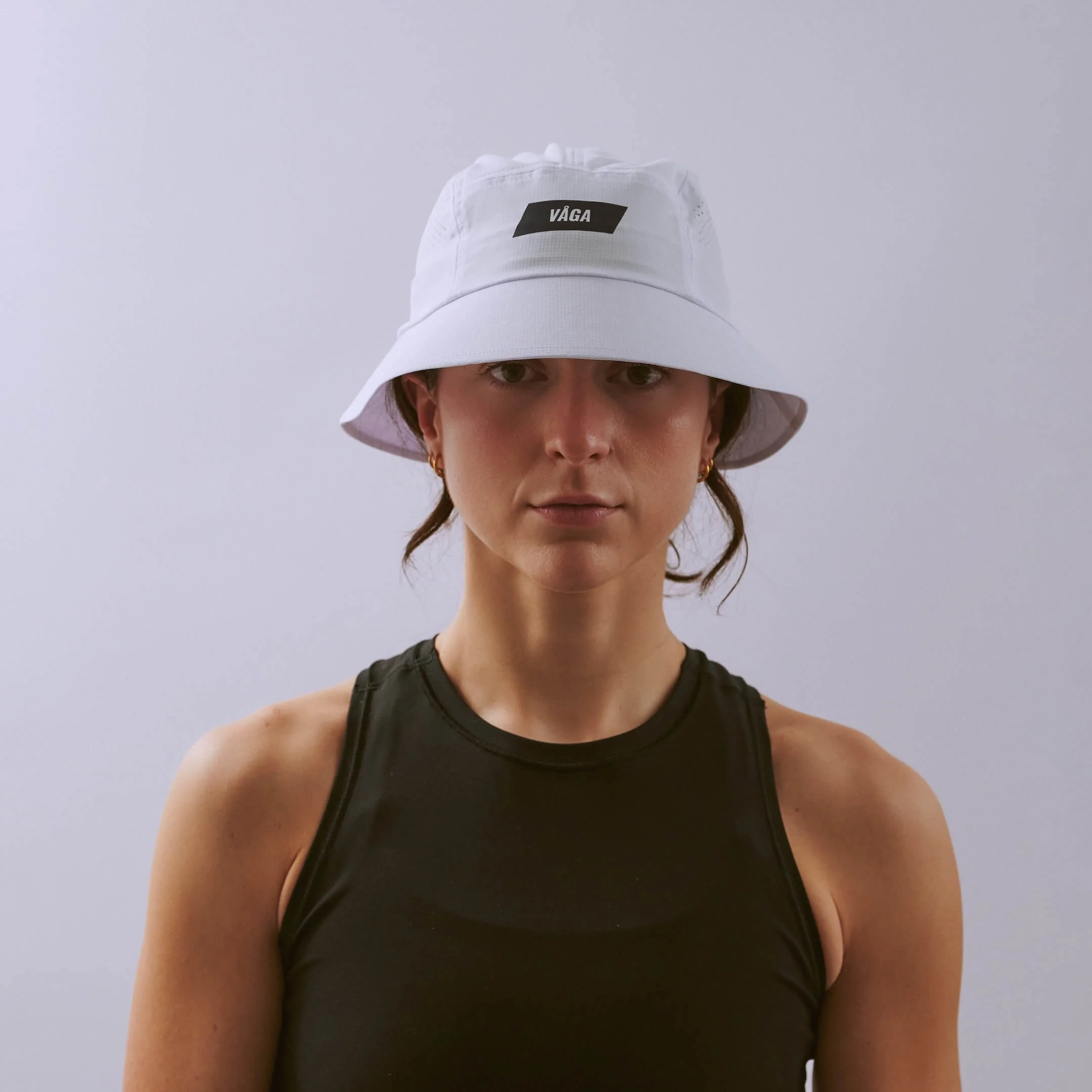 vaga-feather-racing-bucket-hat-white-l-model-front.jpg